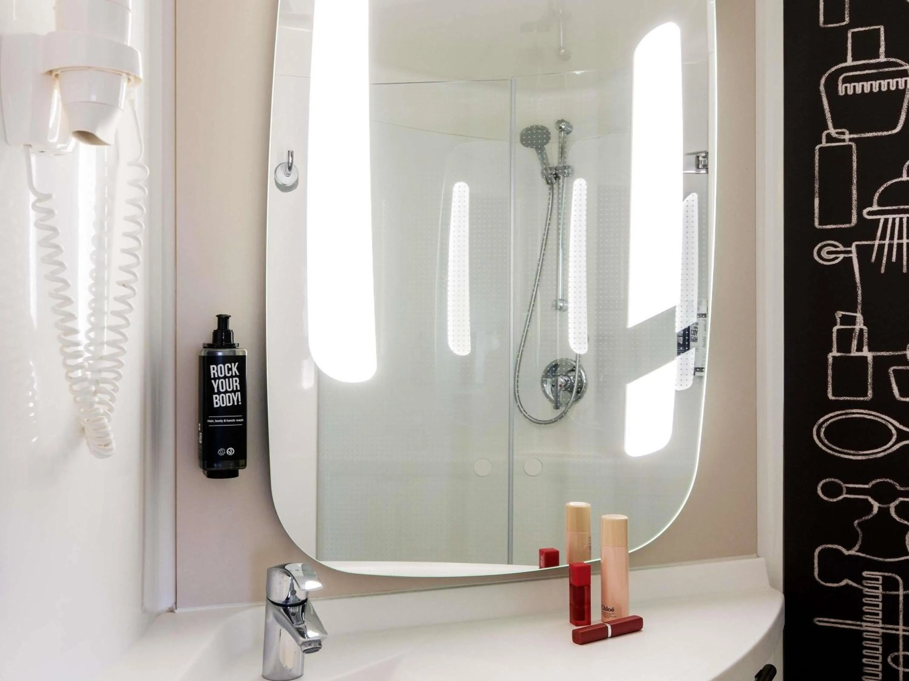 Bathroom in ibis Amsterdam Centre Stopera