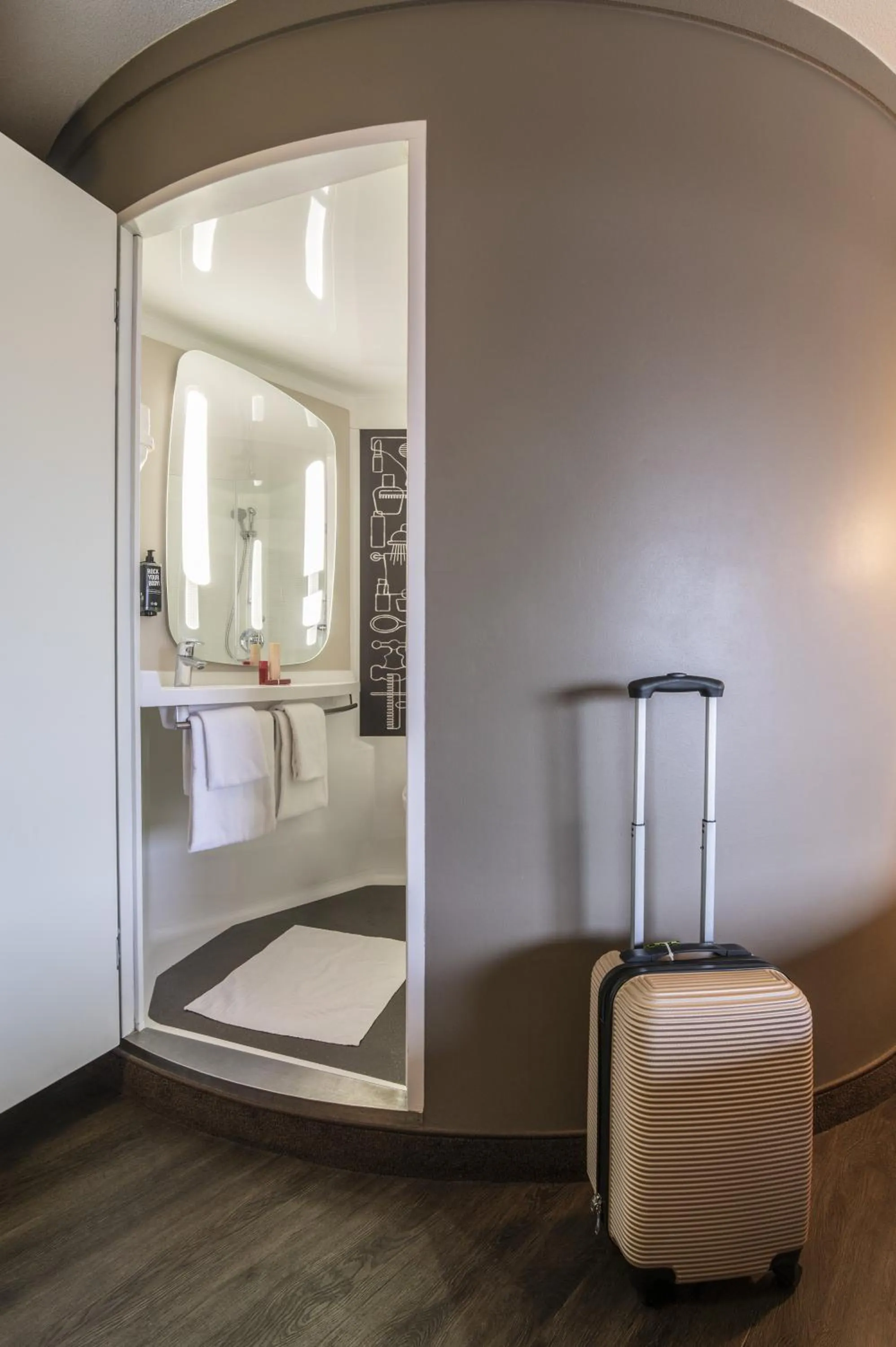 Bathroom in ibis Amsterdam Centre Stopera