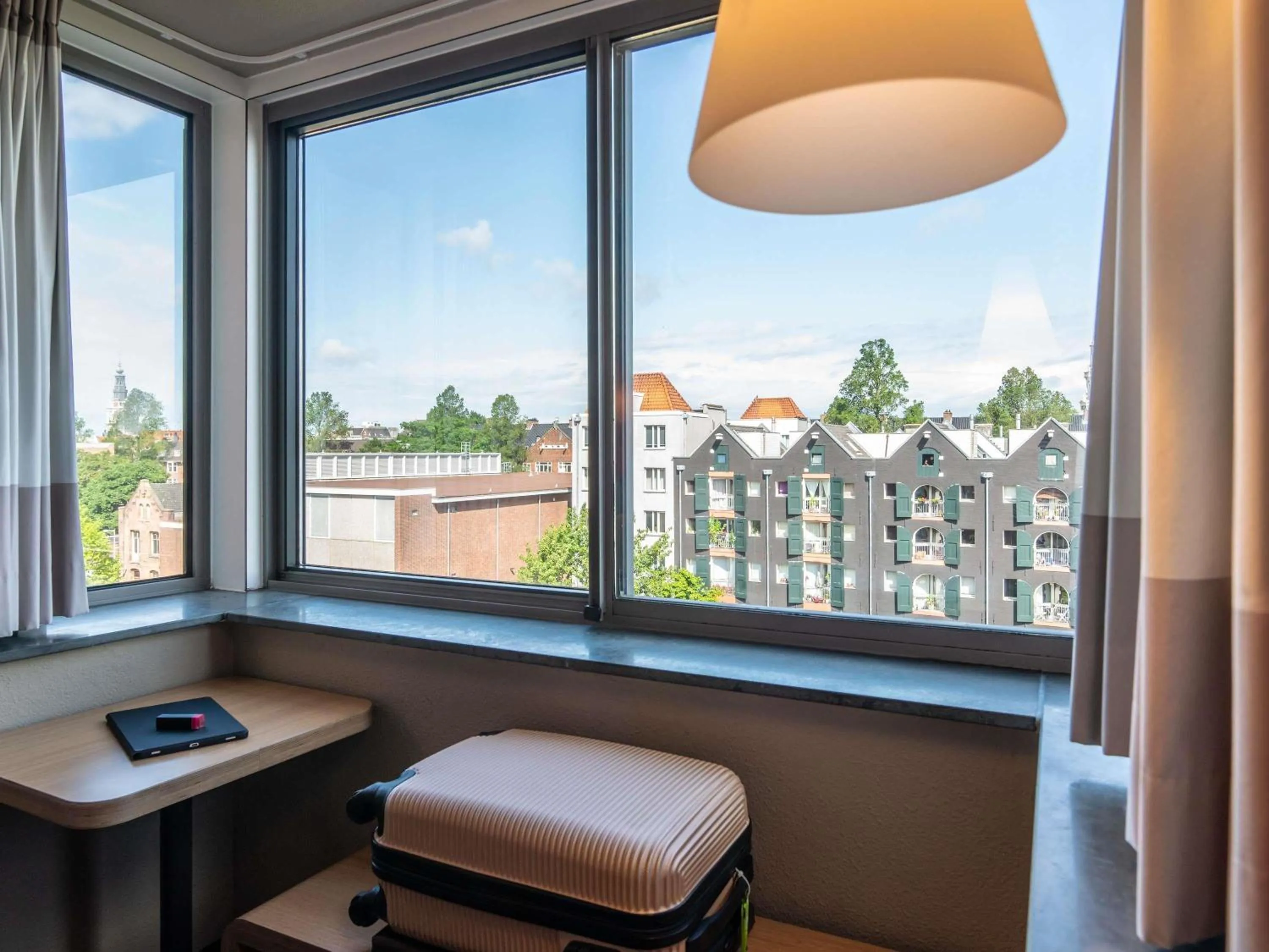 Bedroom in ibis Amsterdam Centre Stopera