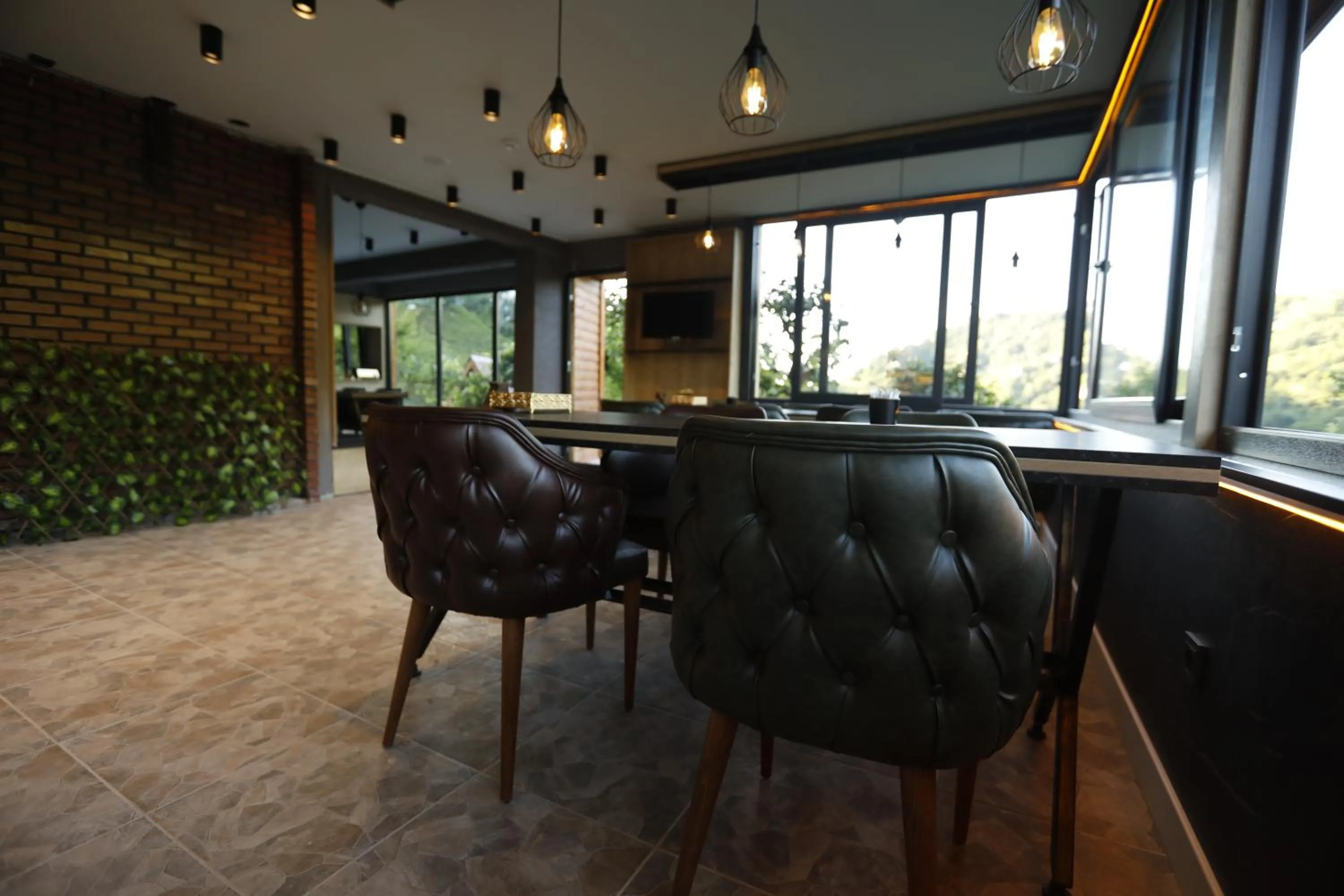Restaurant/places to eat in Pafuli Bungalov