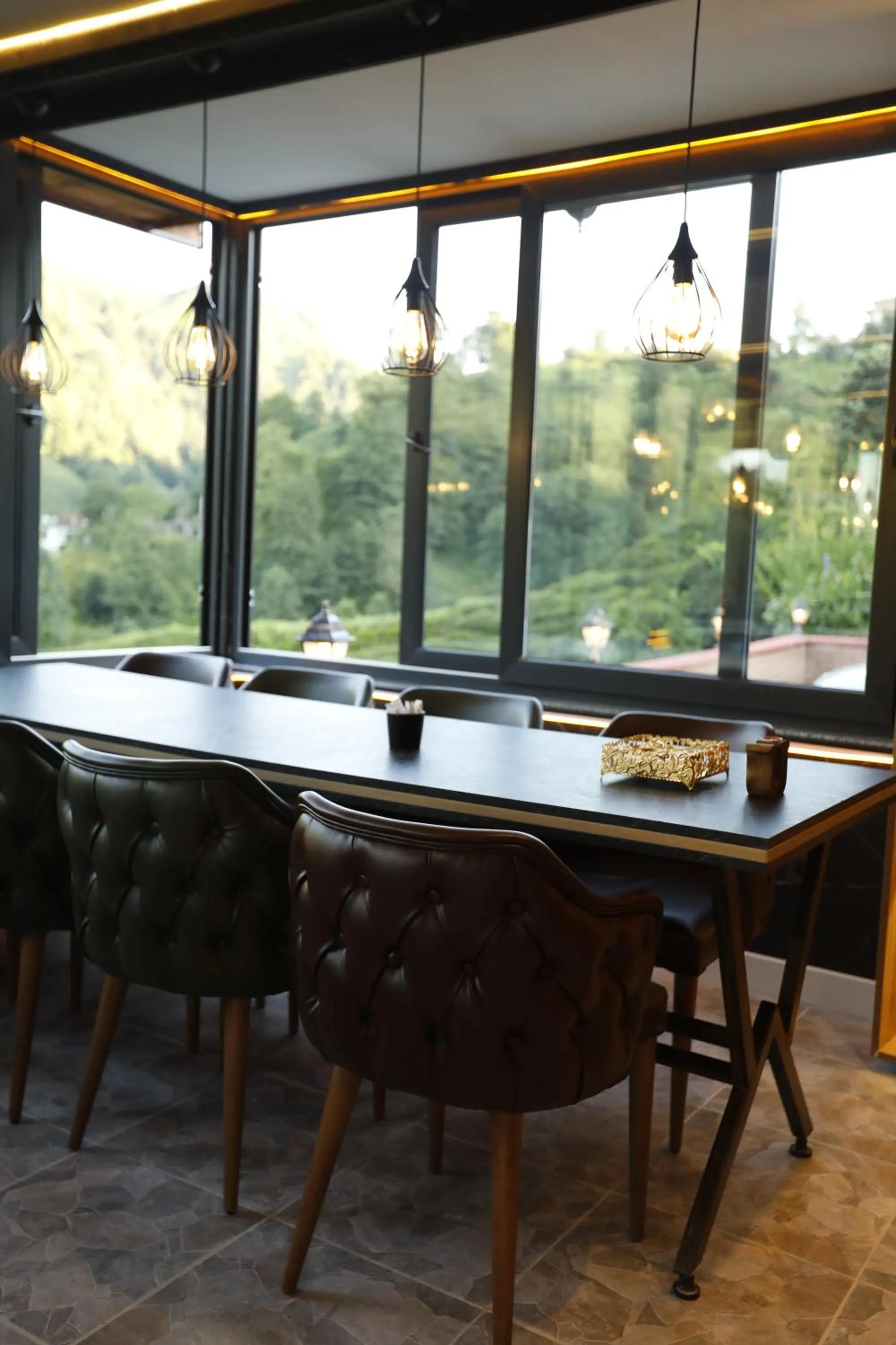 Restaurant/places to eat in Pafuli Bungalov