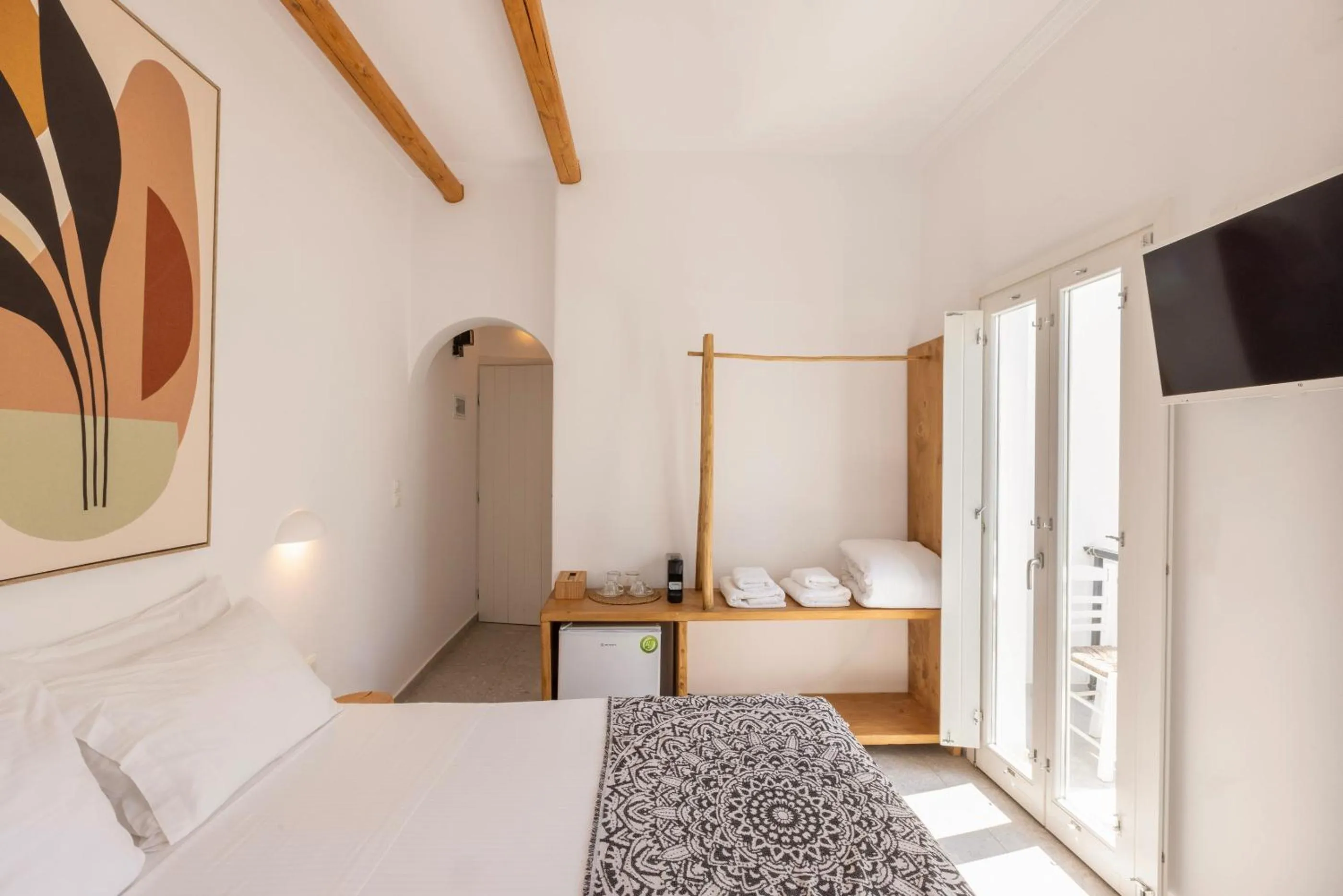 Photo of the whole room, Bed in Parosquare Central Suites