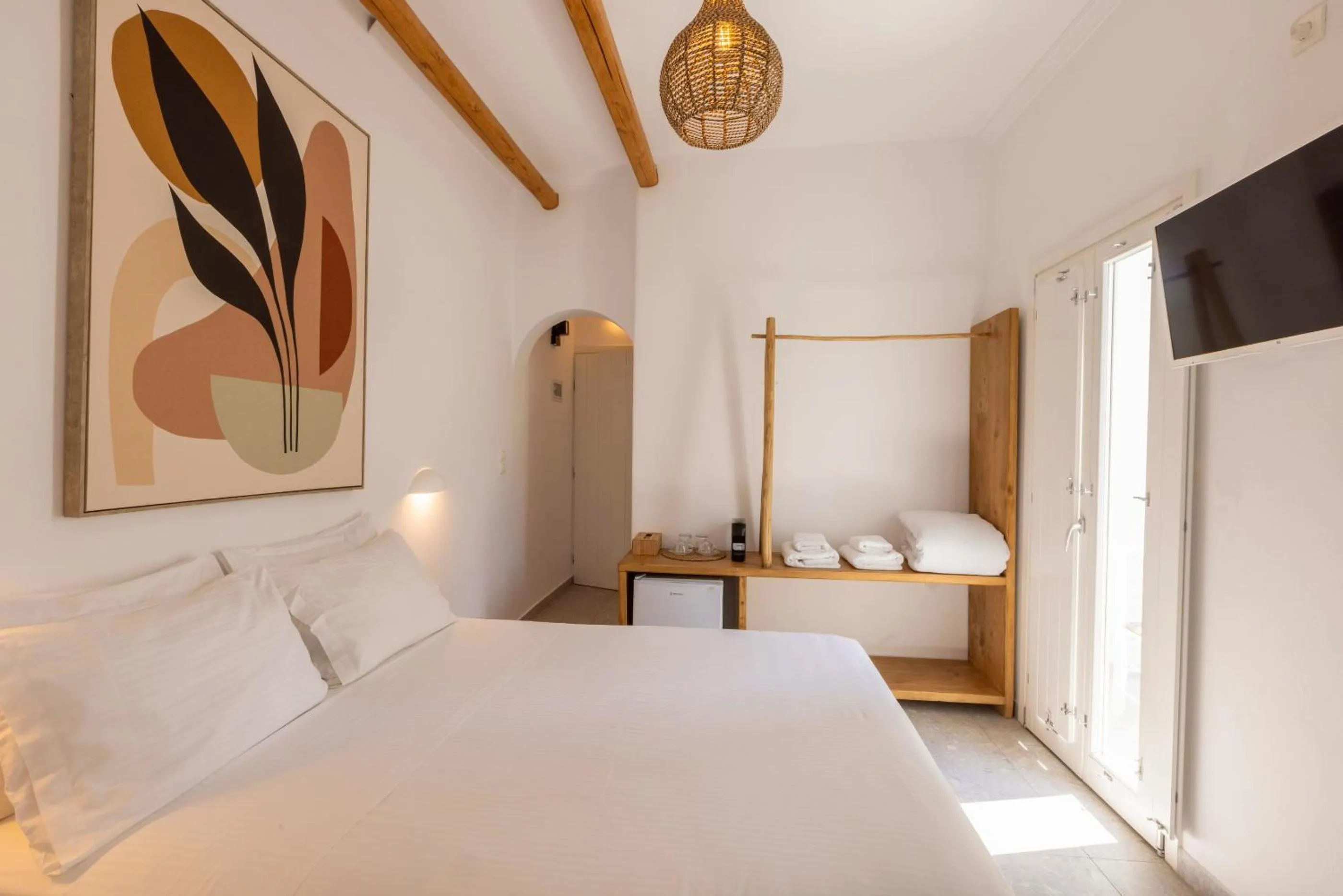 Photo of the whole room, Bed in Parosquare Central Suites