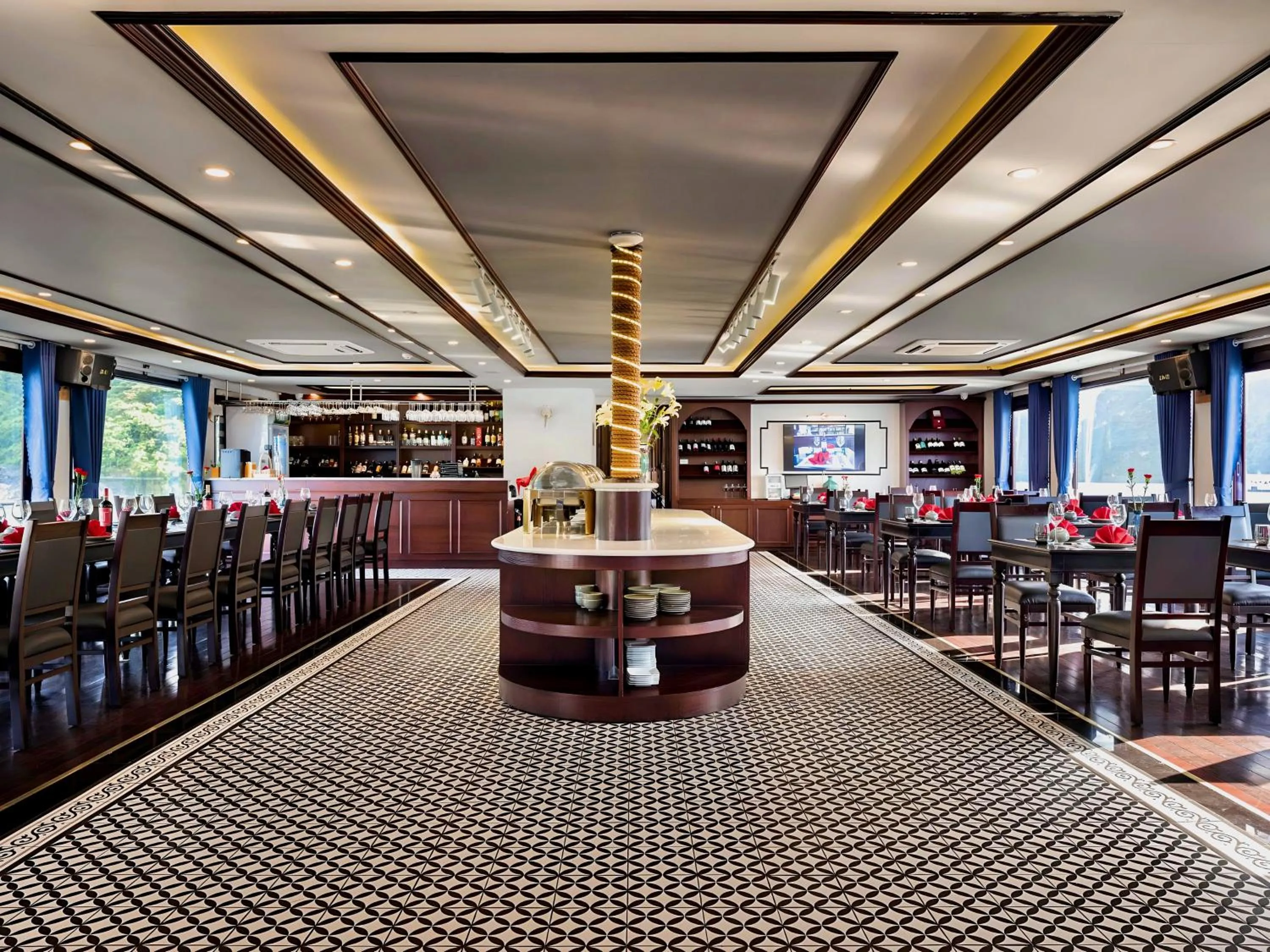 Restaurant/places to eat in Le Journey Elegance Cruise