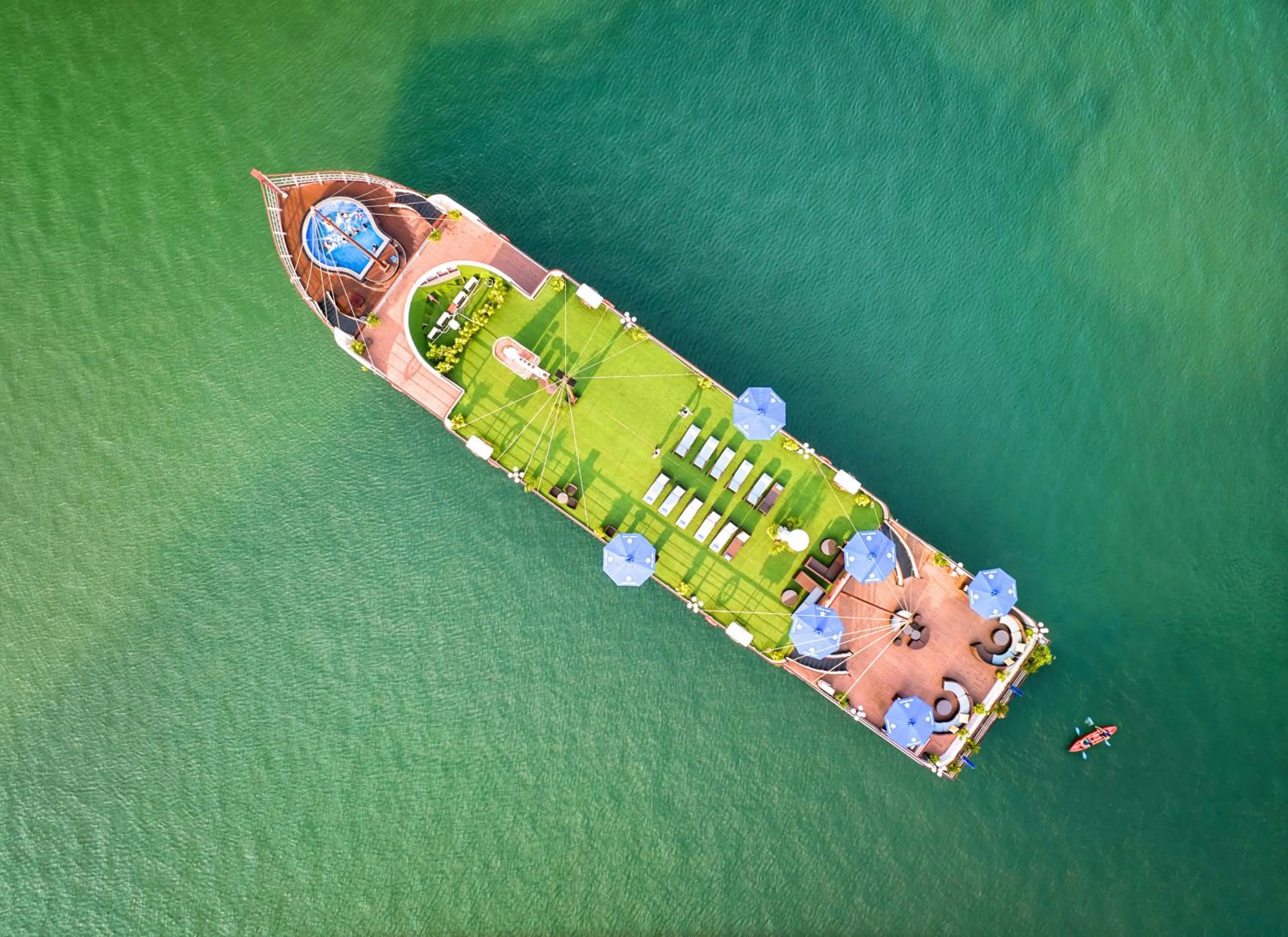 Day in Le Journey Elegance Cruise