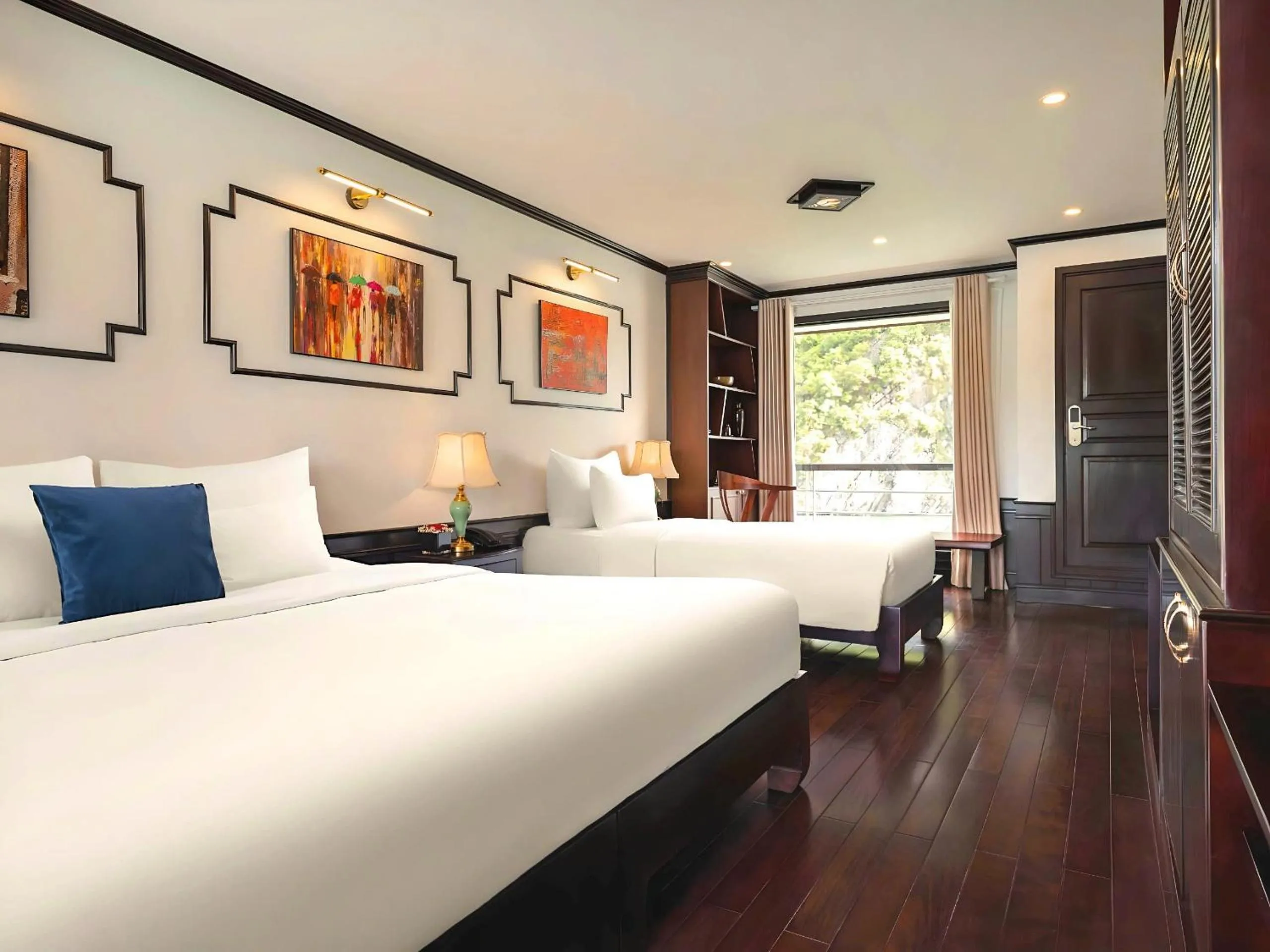 Bed in Le Journey Elegance Cruise