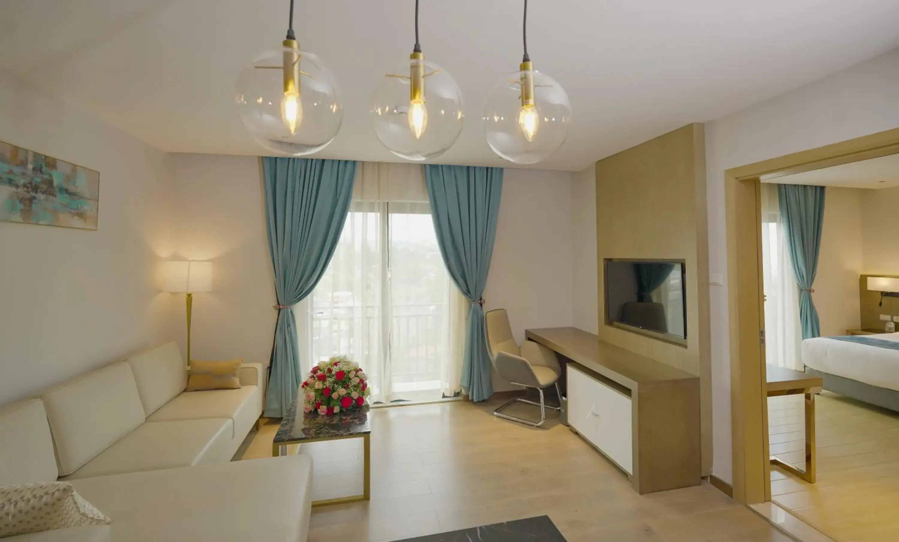 TV and multimedia, Bed in Stay Easy Plus Hotel TV and multimedia, Bed in Stay Easy Plus Hotel