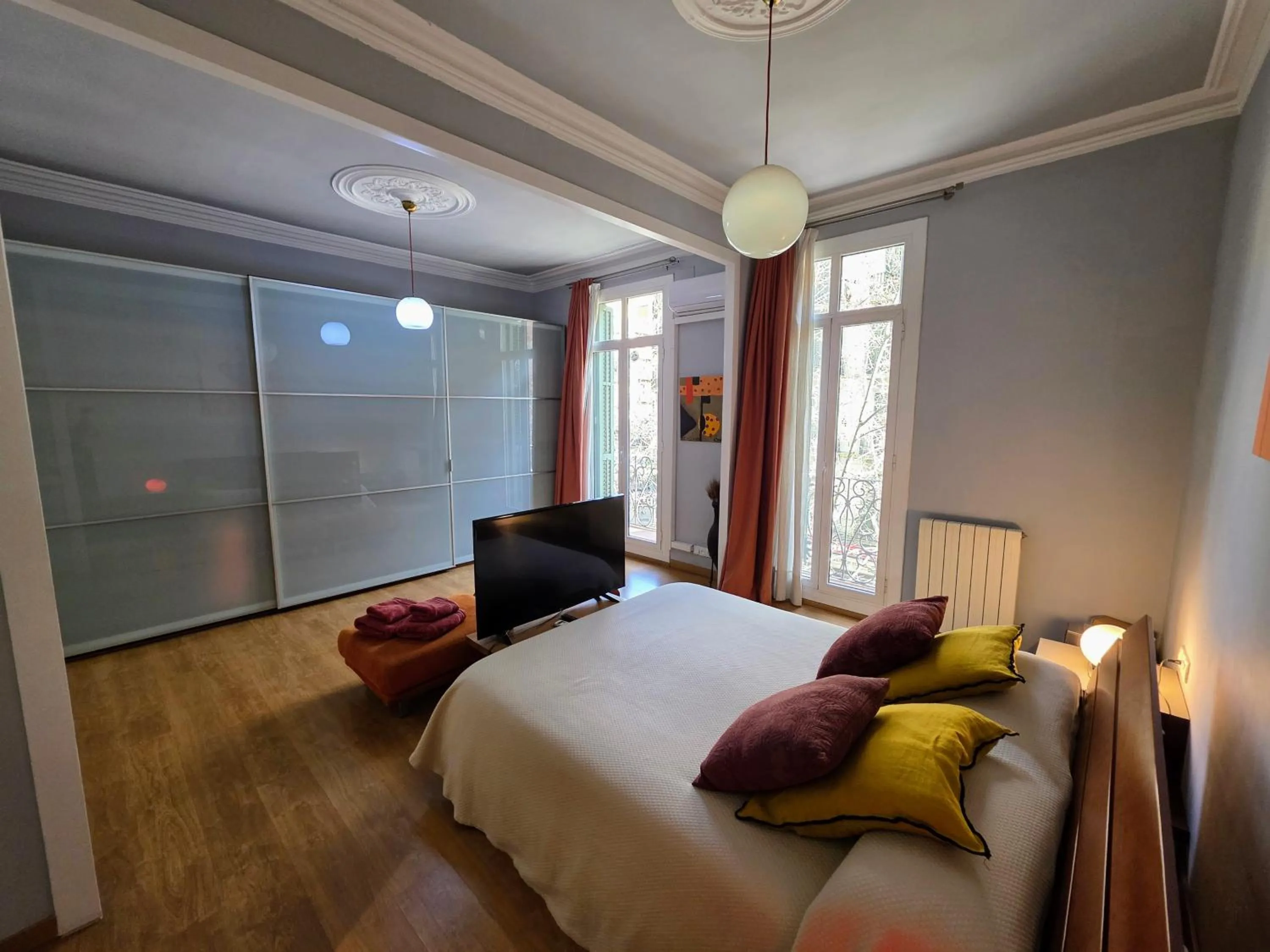 Bed in Luxury Central Apartment