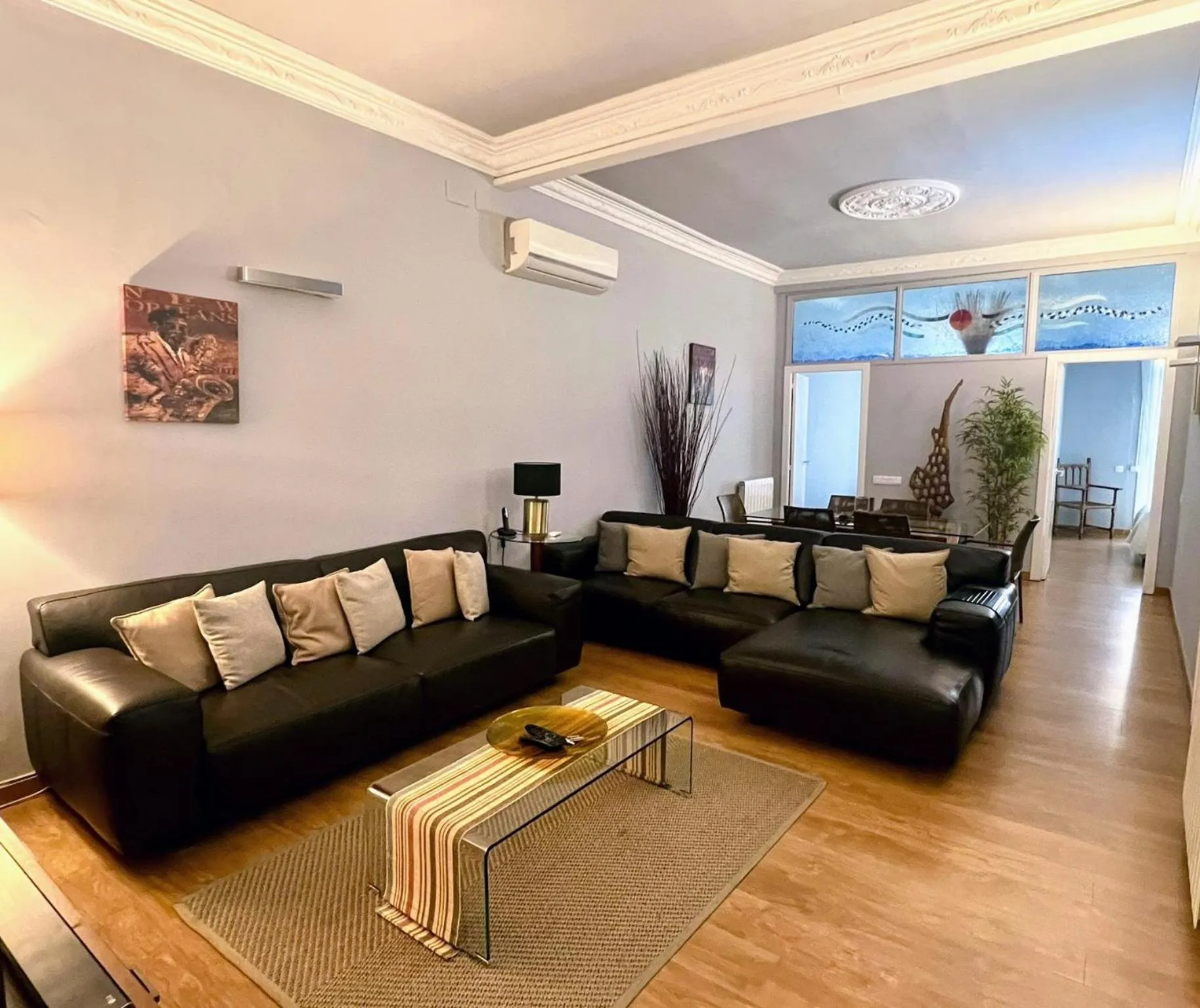 Communal lounge/ TV room in Luxury Central Apartment