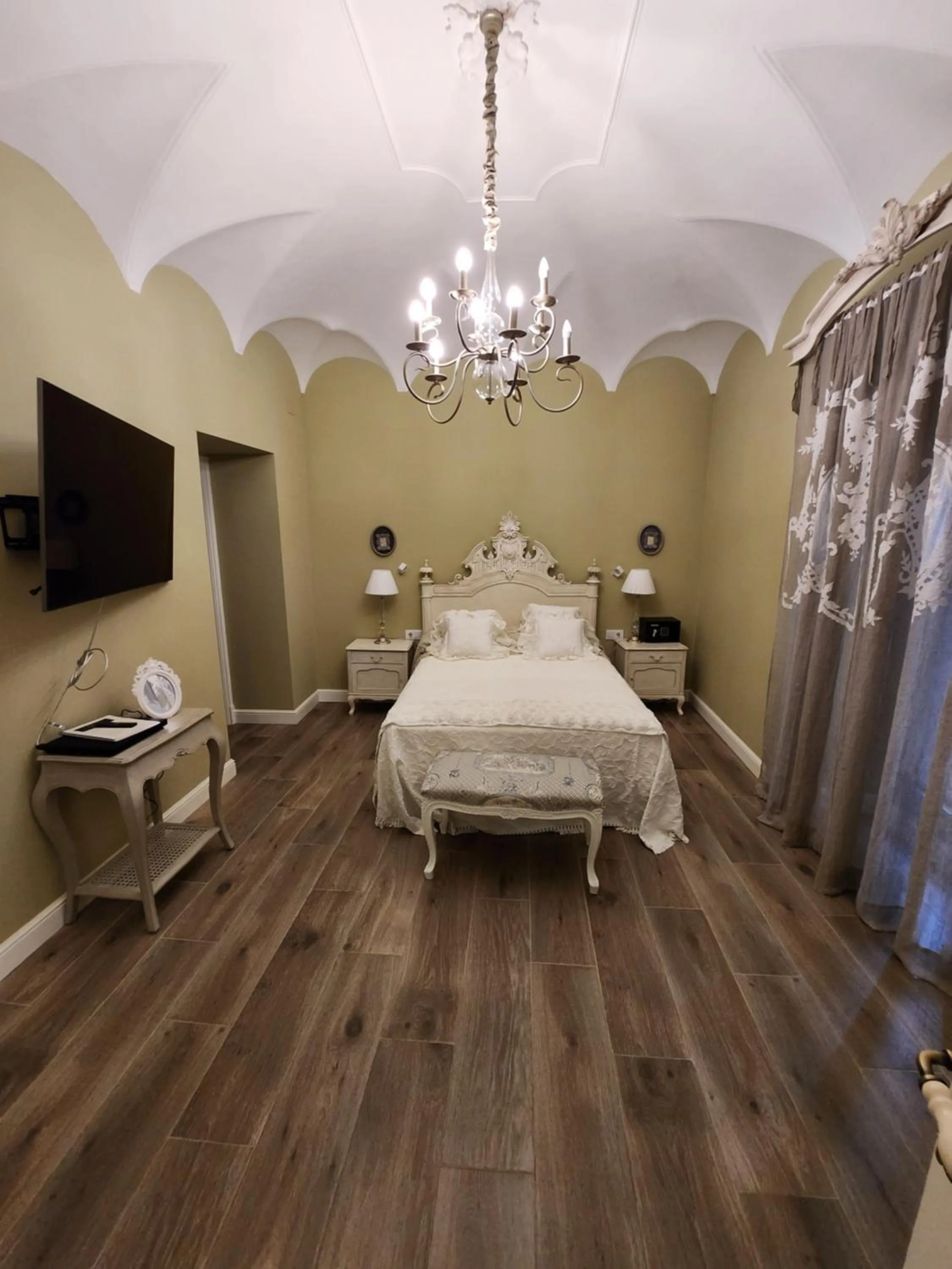 Photo of the whole room, Bed in Hotel Boutique iulia 5 Estrellas