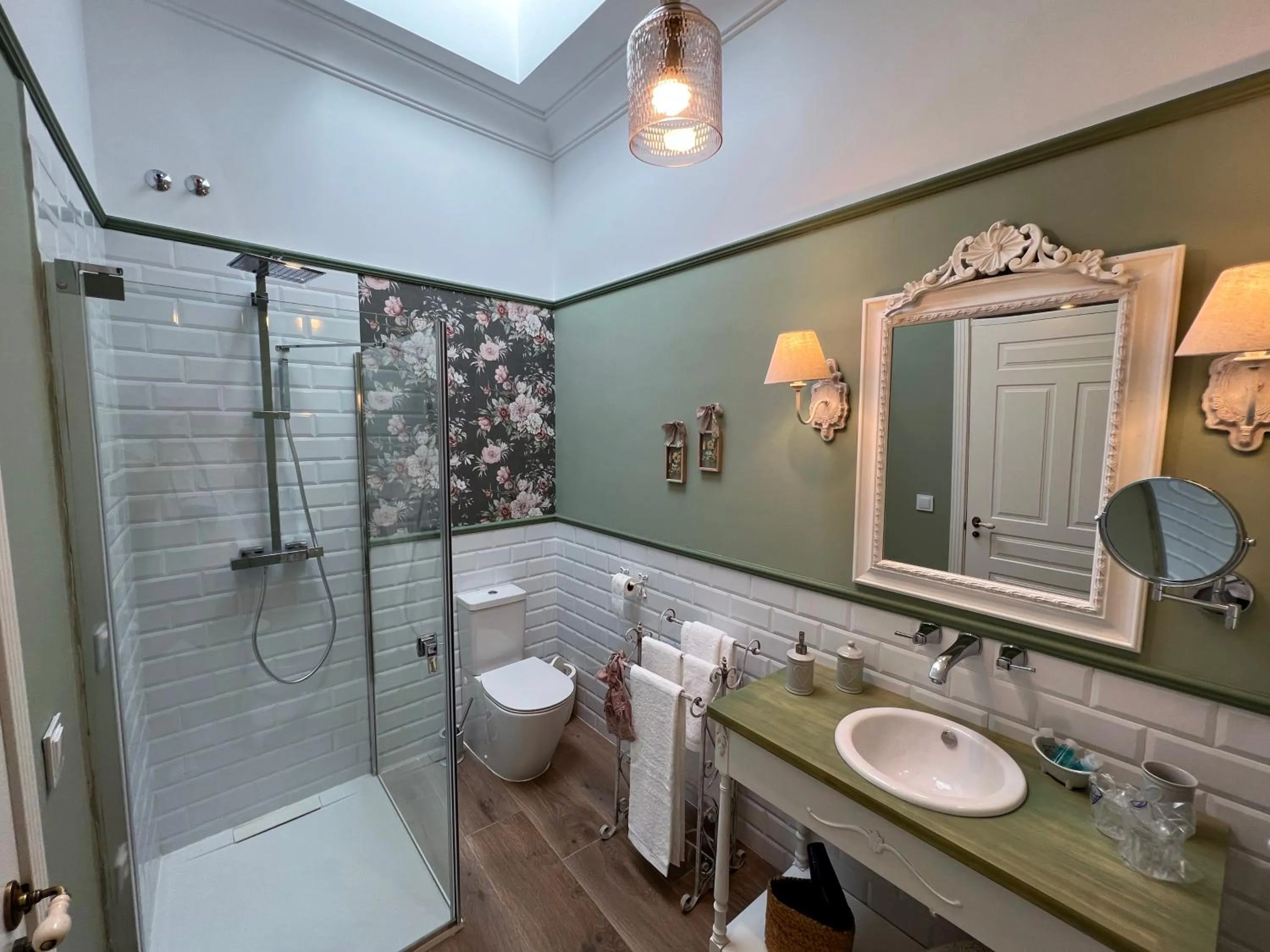 Shower in Hotel Boutique iulia 5 Estrellas