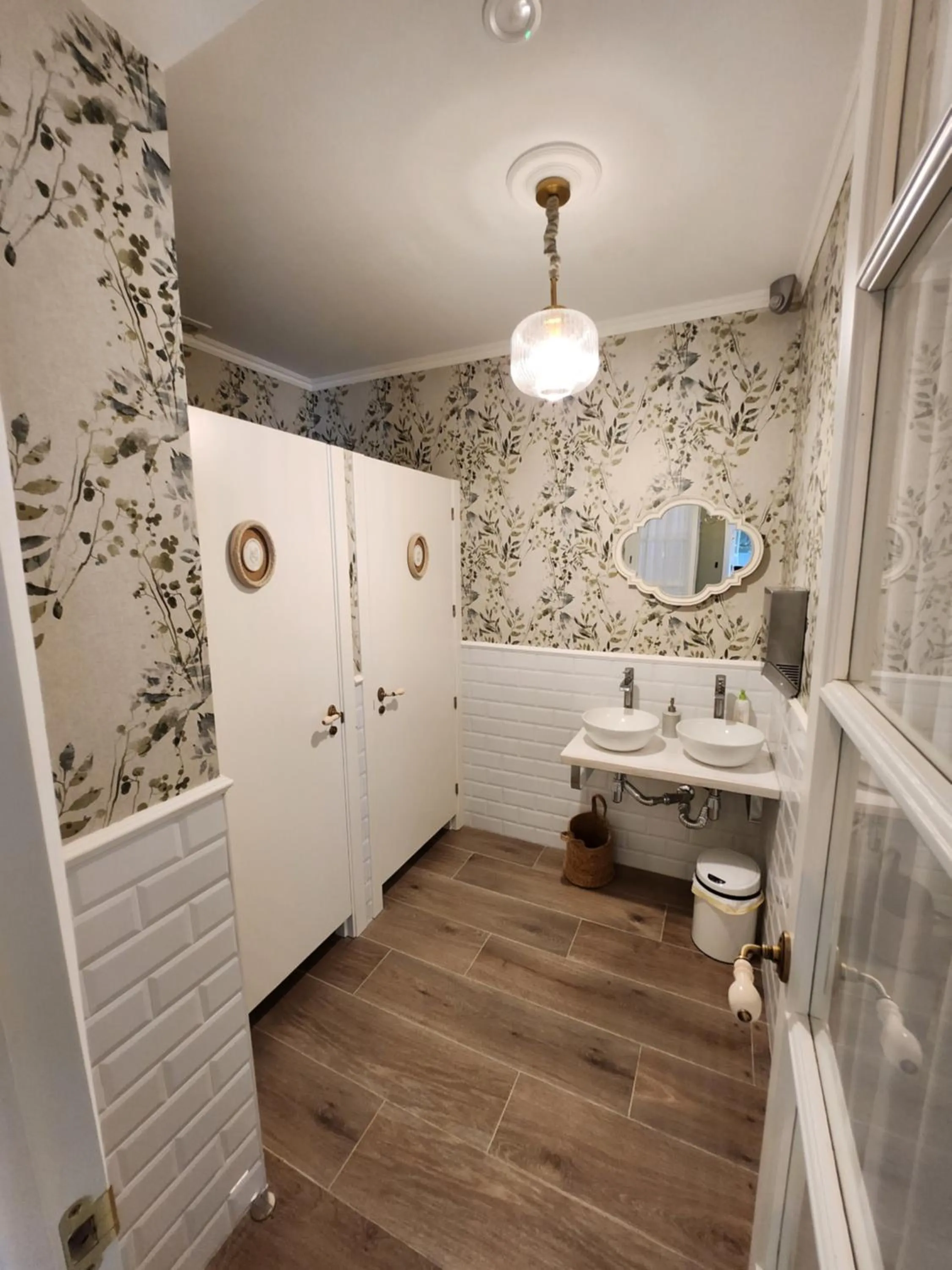 Toilet in Hotel Boutique iulia 5 Estrellas