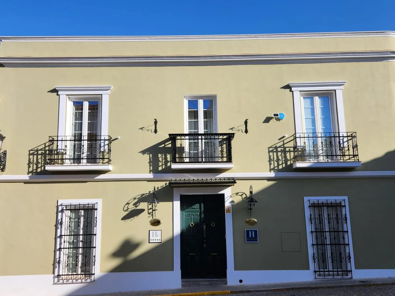 Parking in Hotel Boutique iulia 5 Estrellas