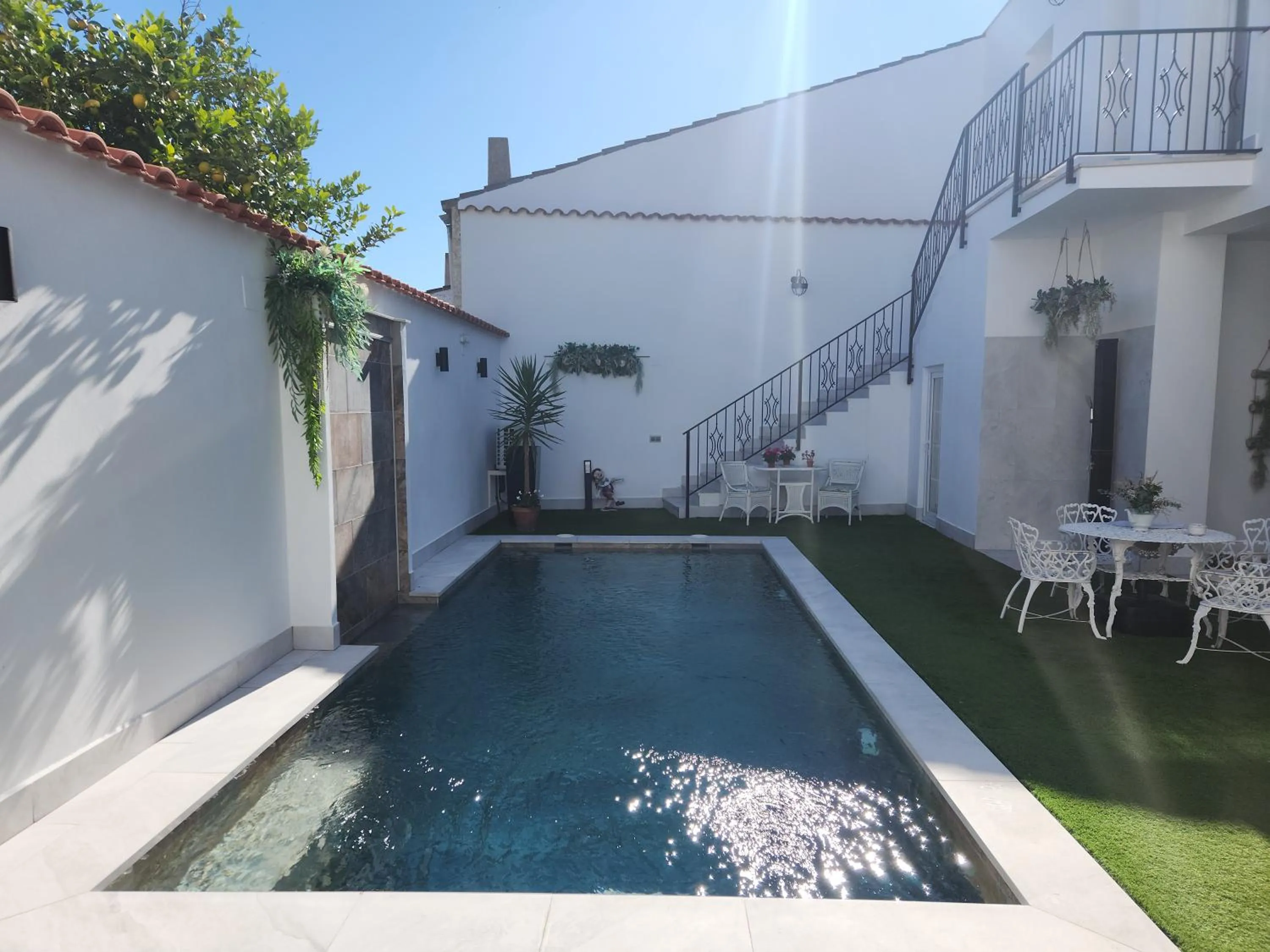 Swimming pool in Hotel Boutique iulia 5 Estrellas