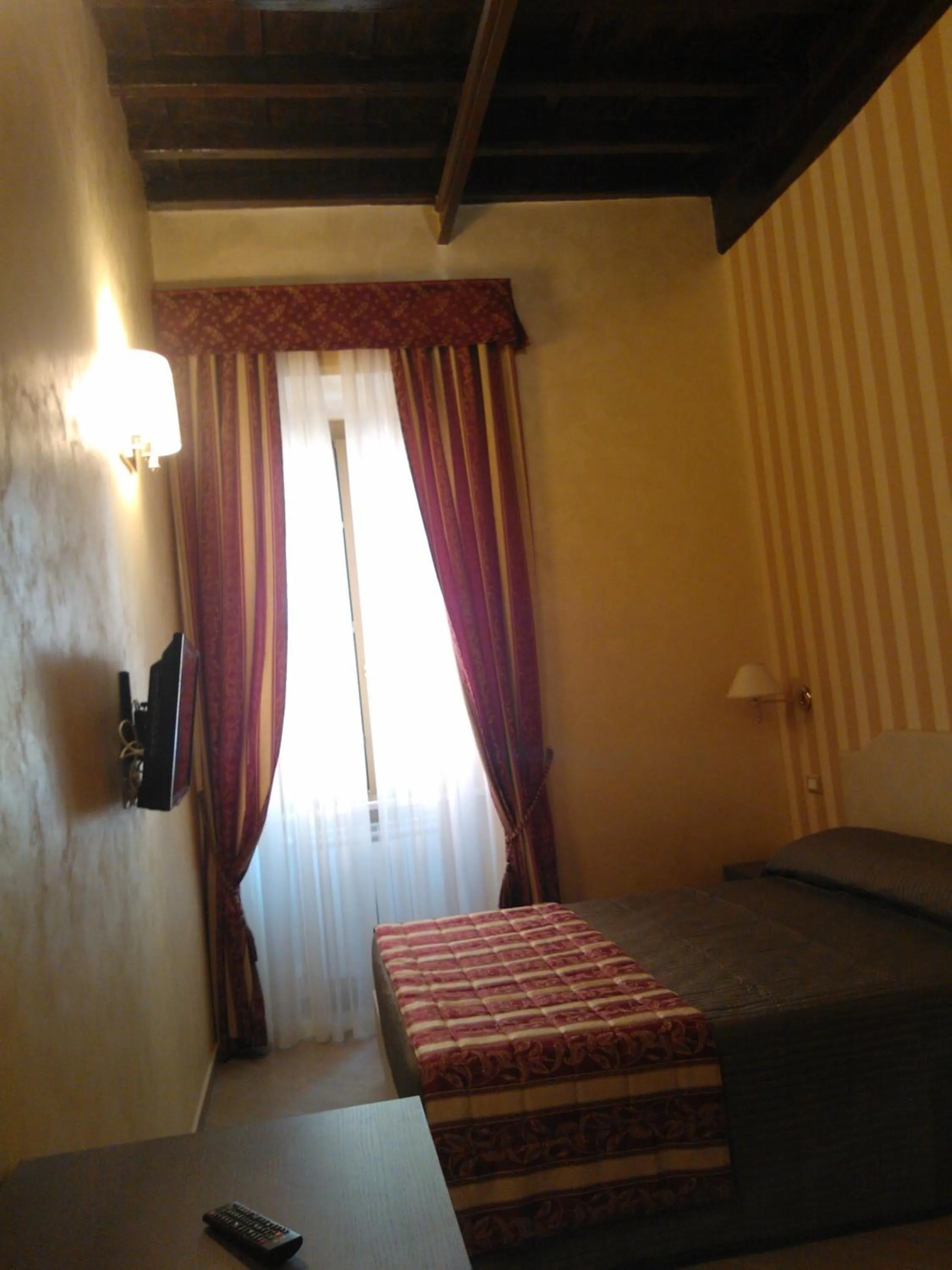 Photo of the whole room, Bed in Excellence Suite