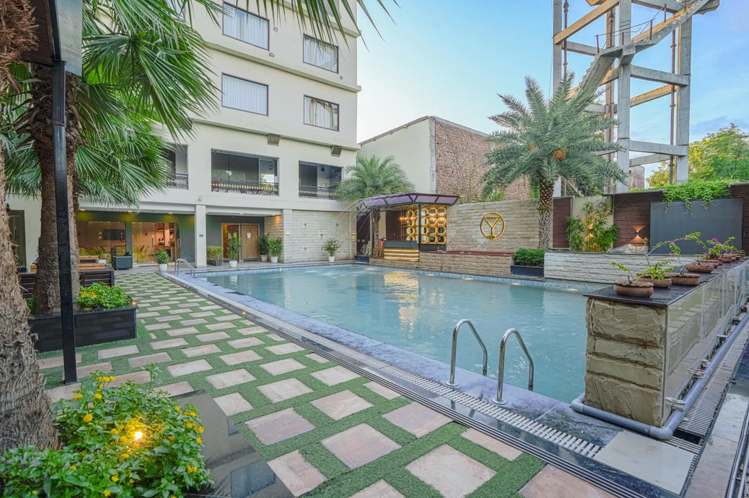 Property building in Hotel Escala By Levelup