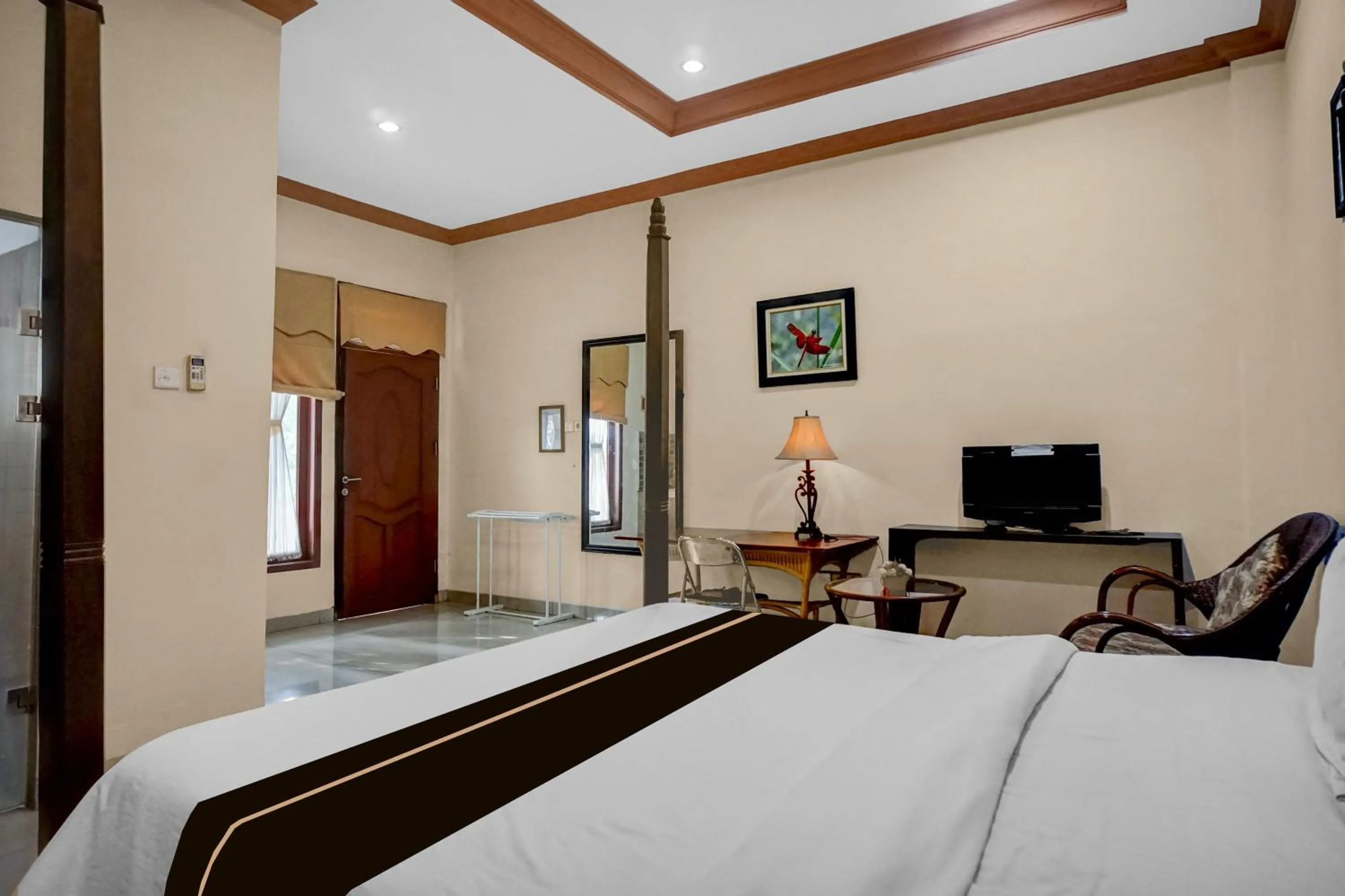 Bedroom, Bed in Collection O near University of Sumatera Utara formerly Huber Apartment