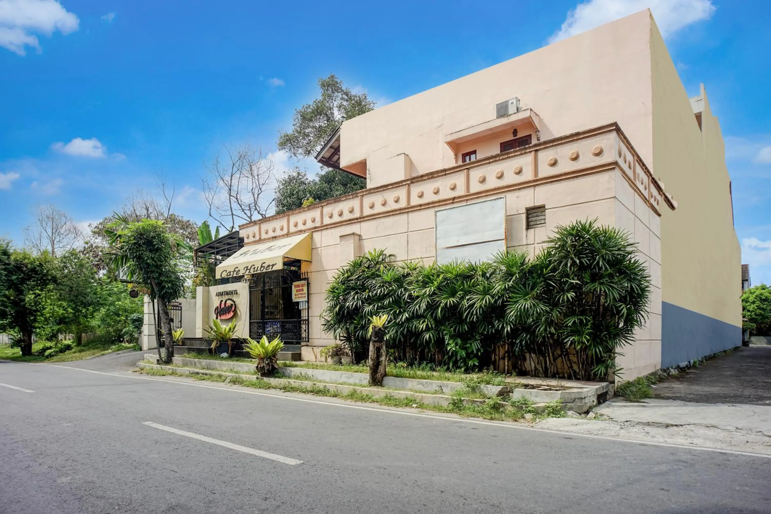 Property building in Collection O near University of Sumatera Utara formerly Huber Apartment