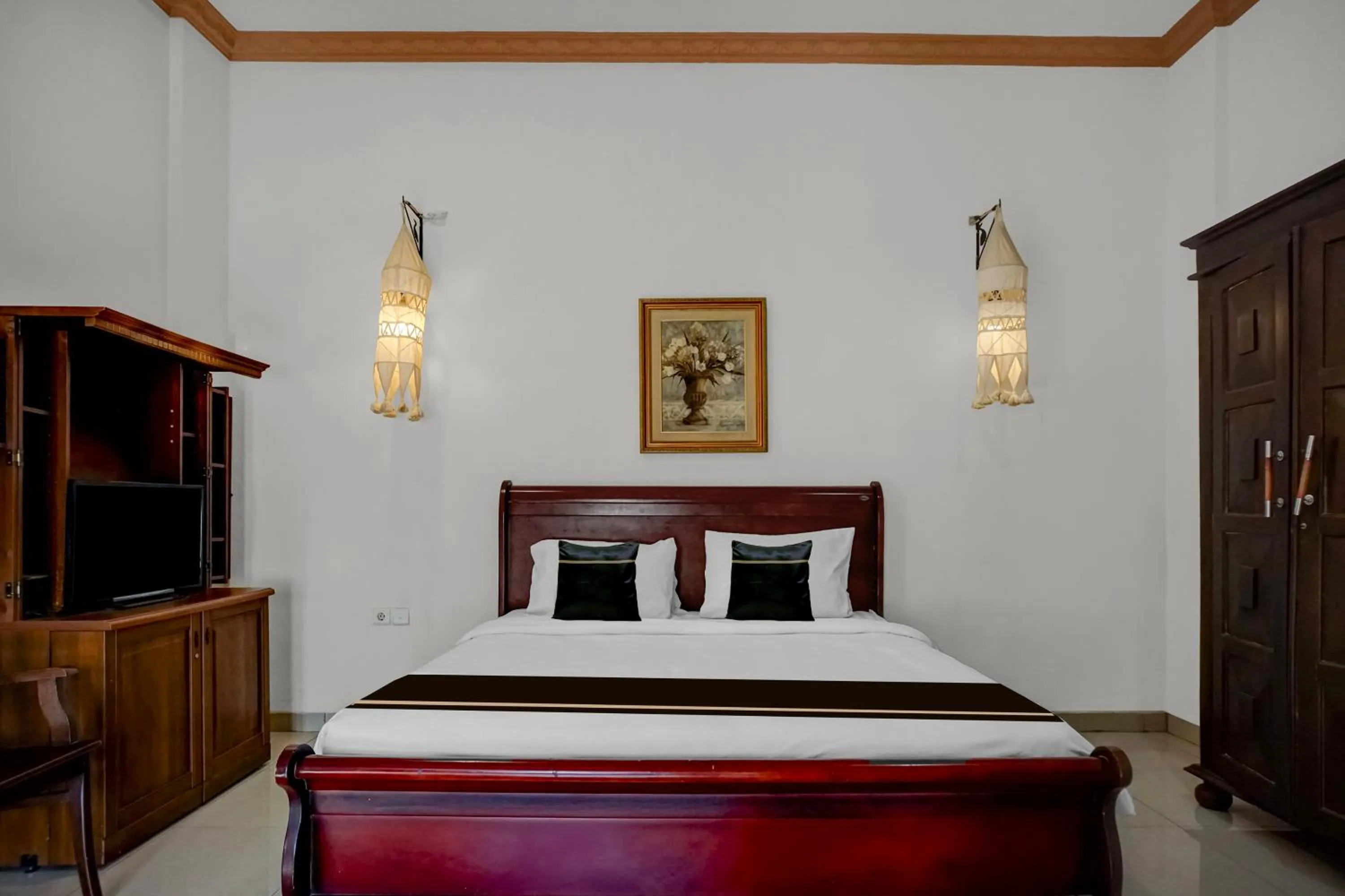 Bedroom, Bed in Collection O near University of Sumatera Utara formerly Huber Apartment