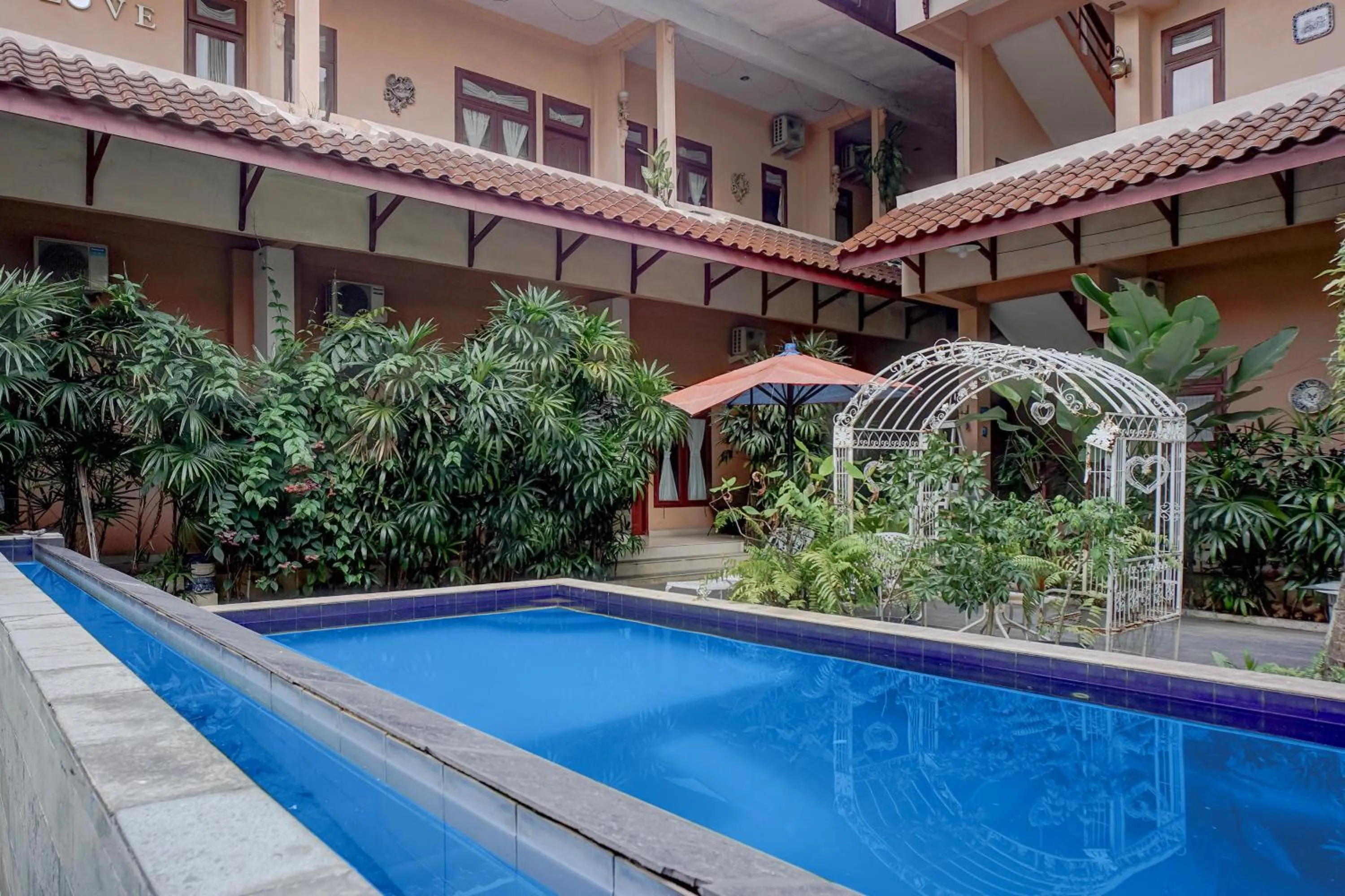 Swimming pool in Collection O near University of Sumatera Utara formerly Huber Apartment