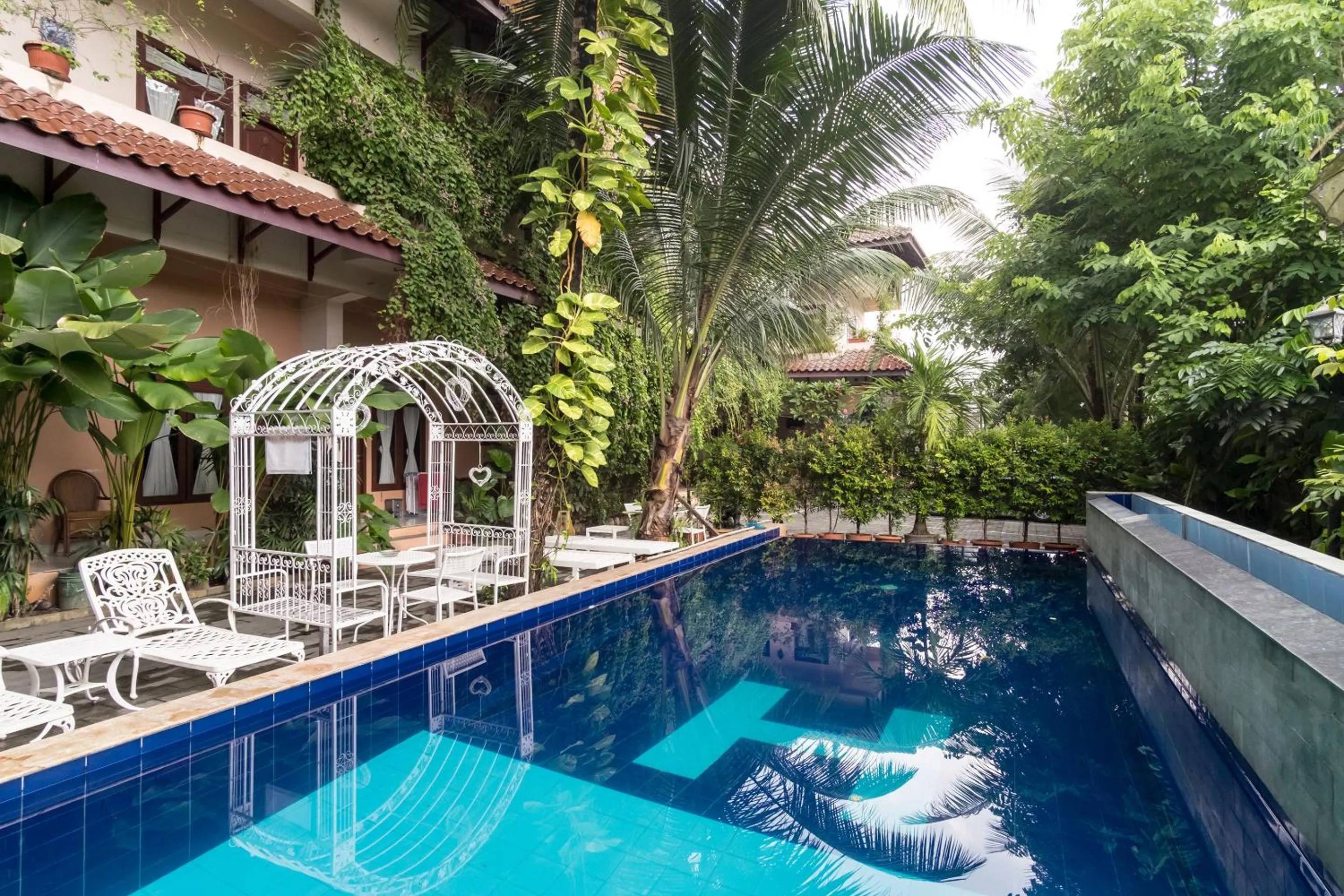 Swimming pool in Collection O near University of Sumatera Utara formerly Huber Apartment