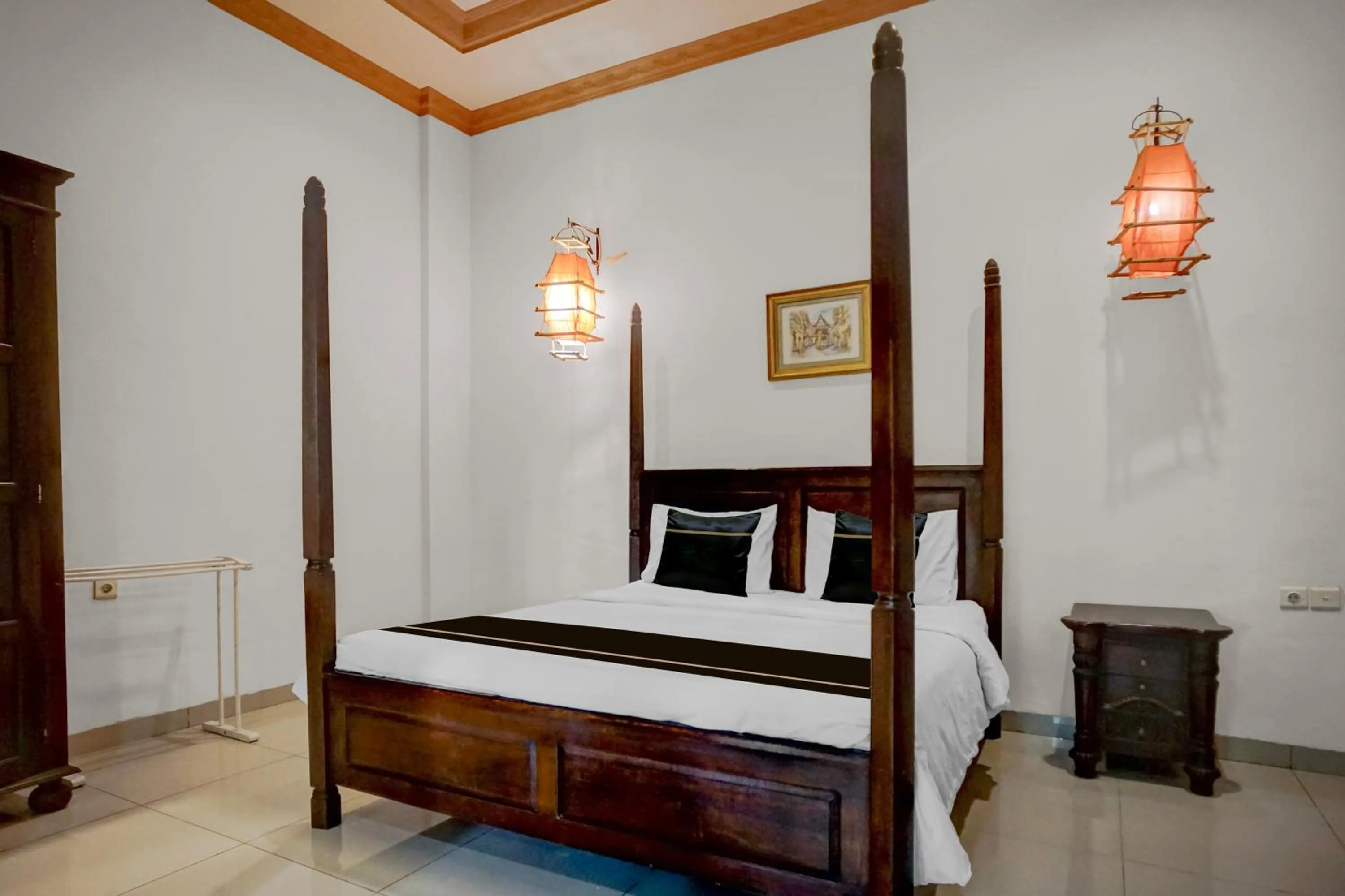Bedroom, Bed in Collection O near University of Sumatera Utara formerly Huber Apartment
