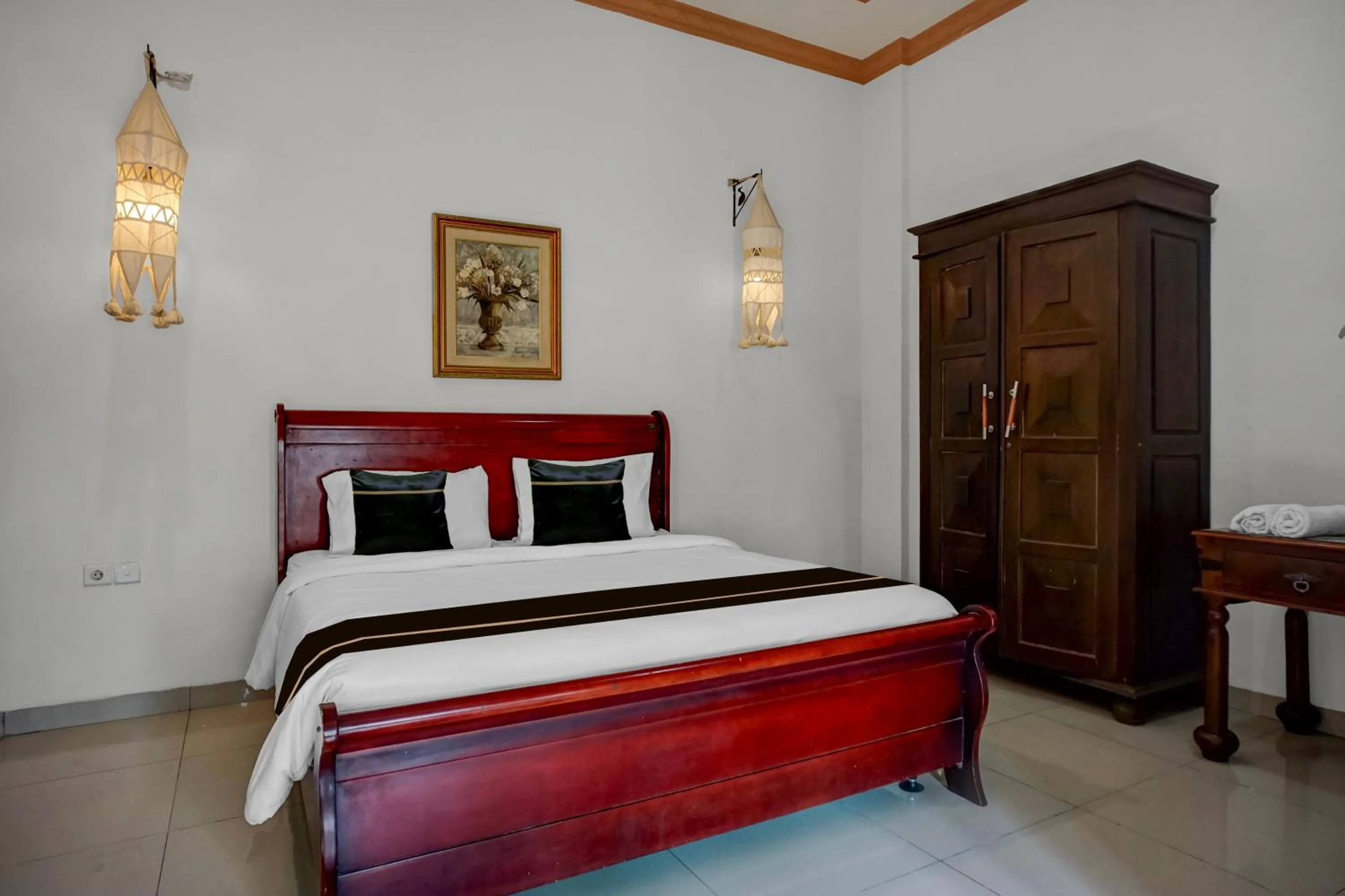 Bedroom, Bed in Collection O near University of Sumatera Utara formerly Huber Apartment