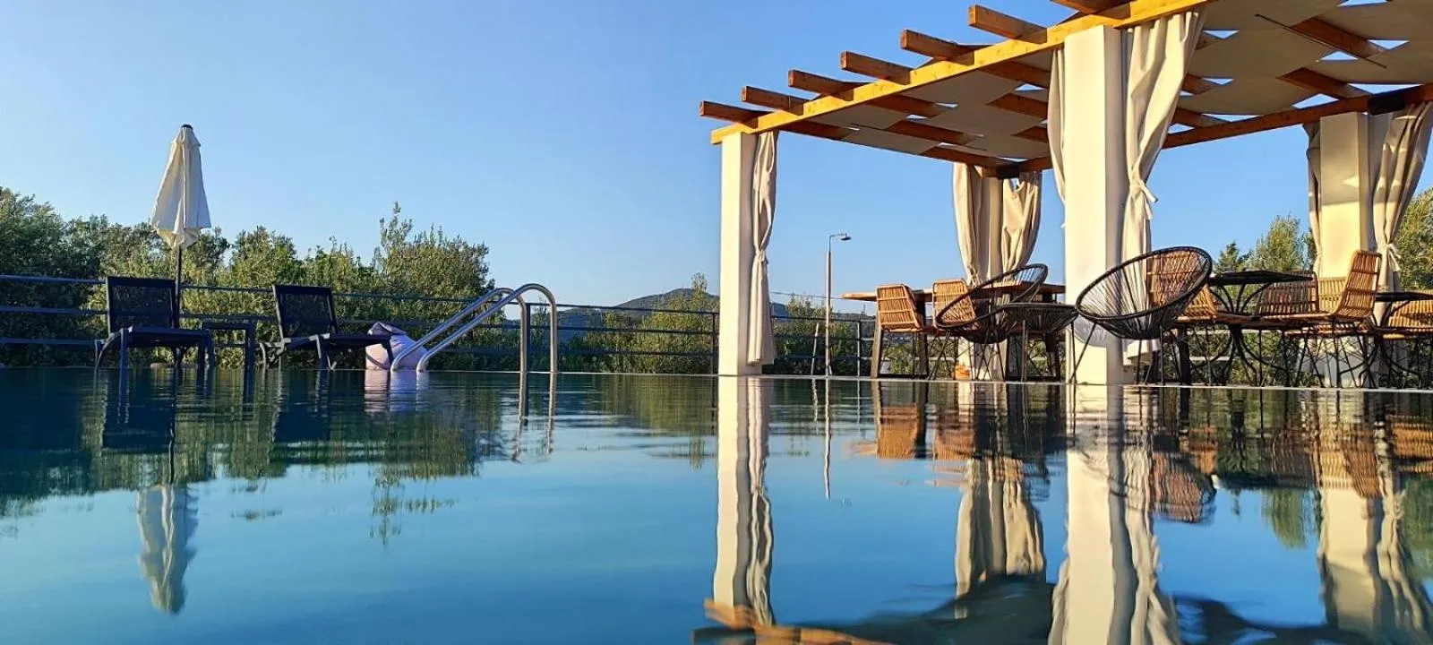 Swimming pool in Brisot