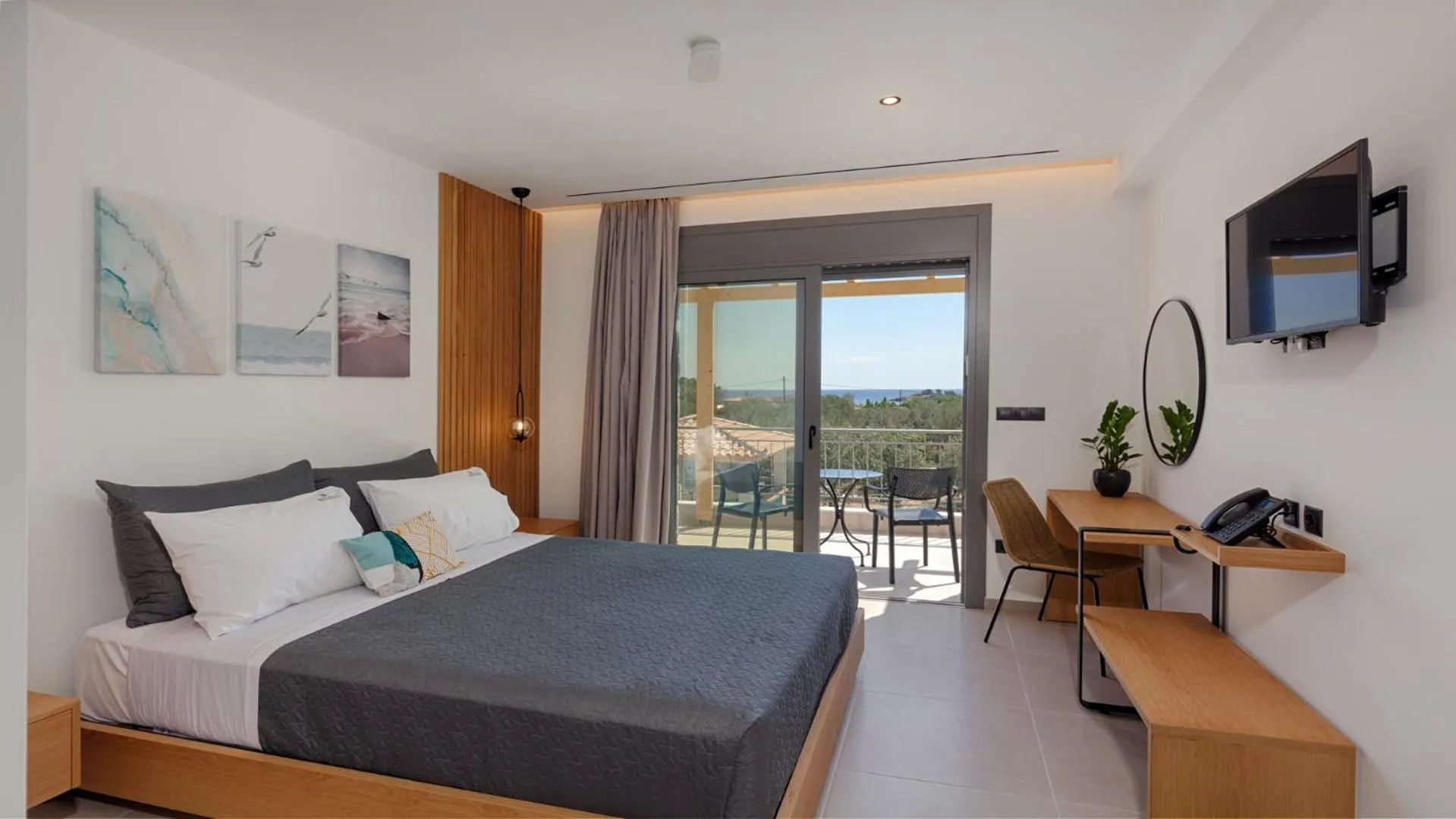 TV and multimedia, Bed in Brisot