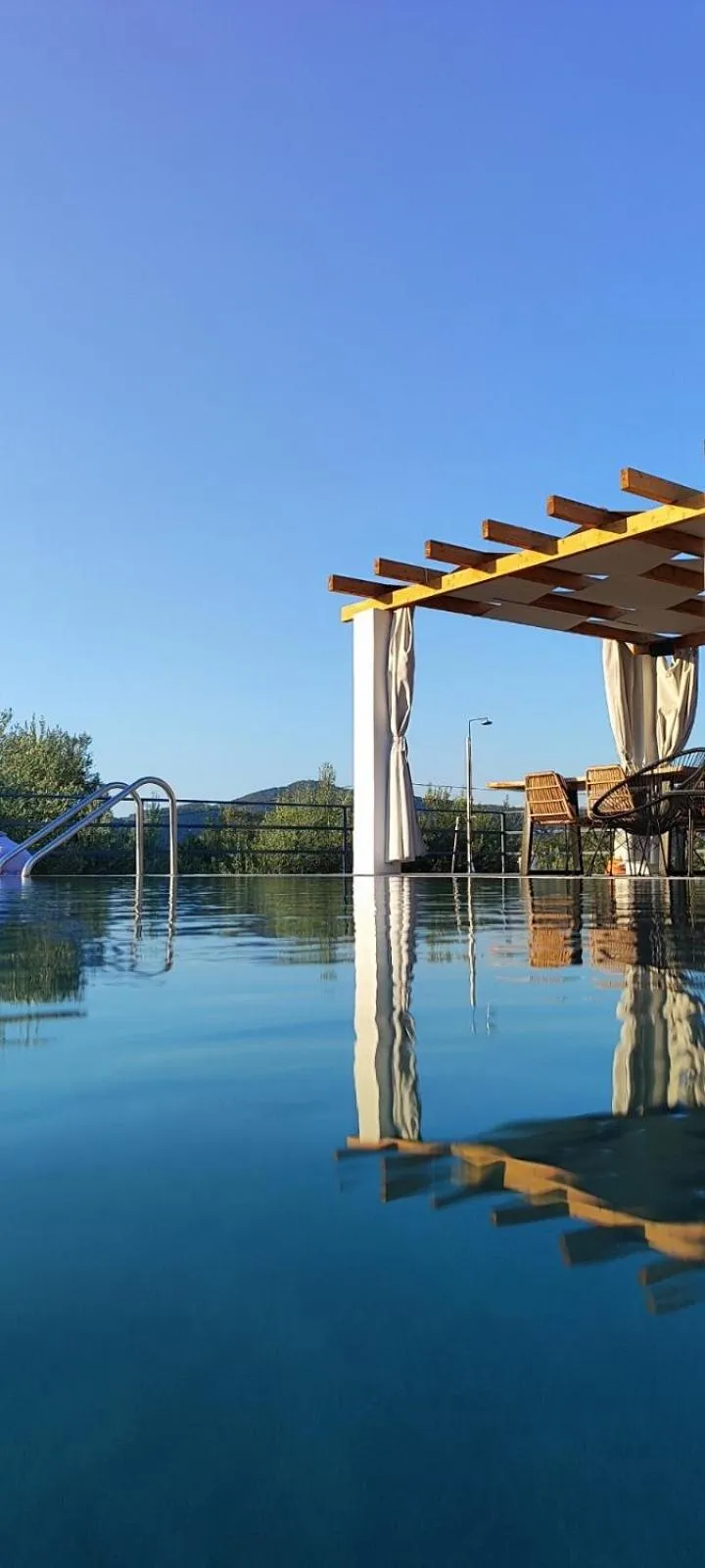 Swimming pool in Brisot