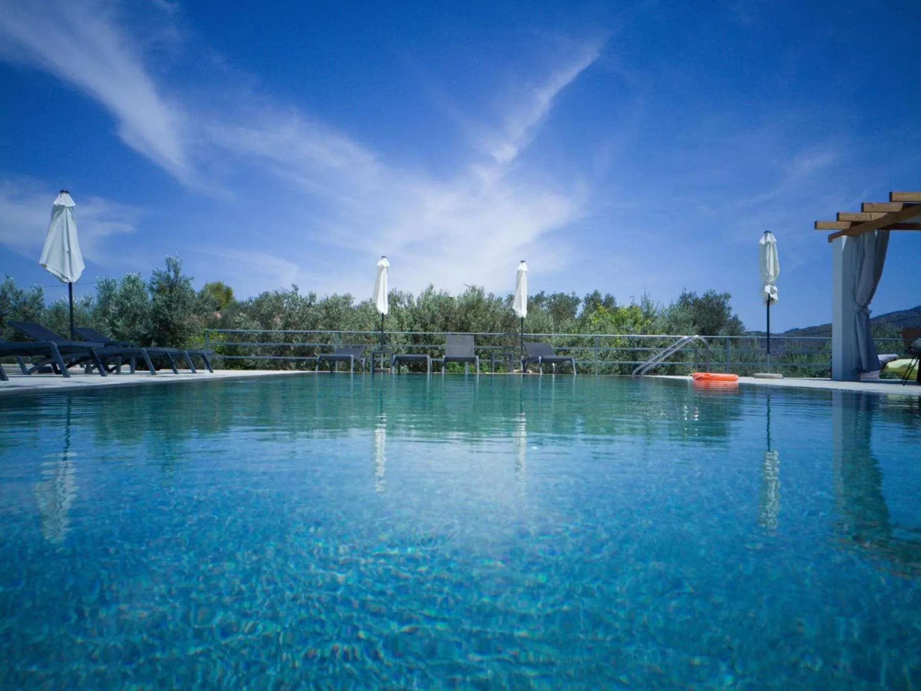 Swimming pool in Brisot