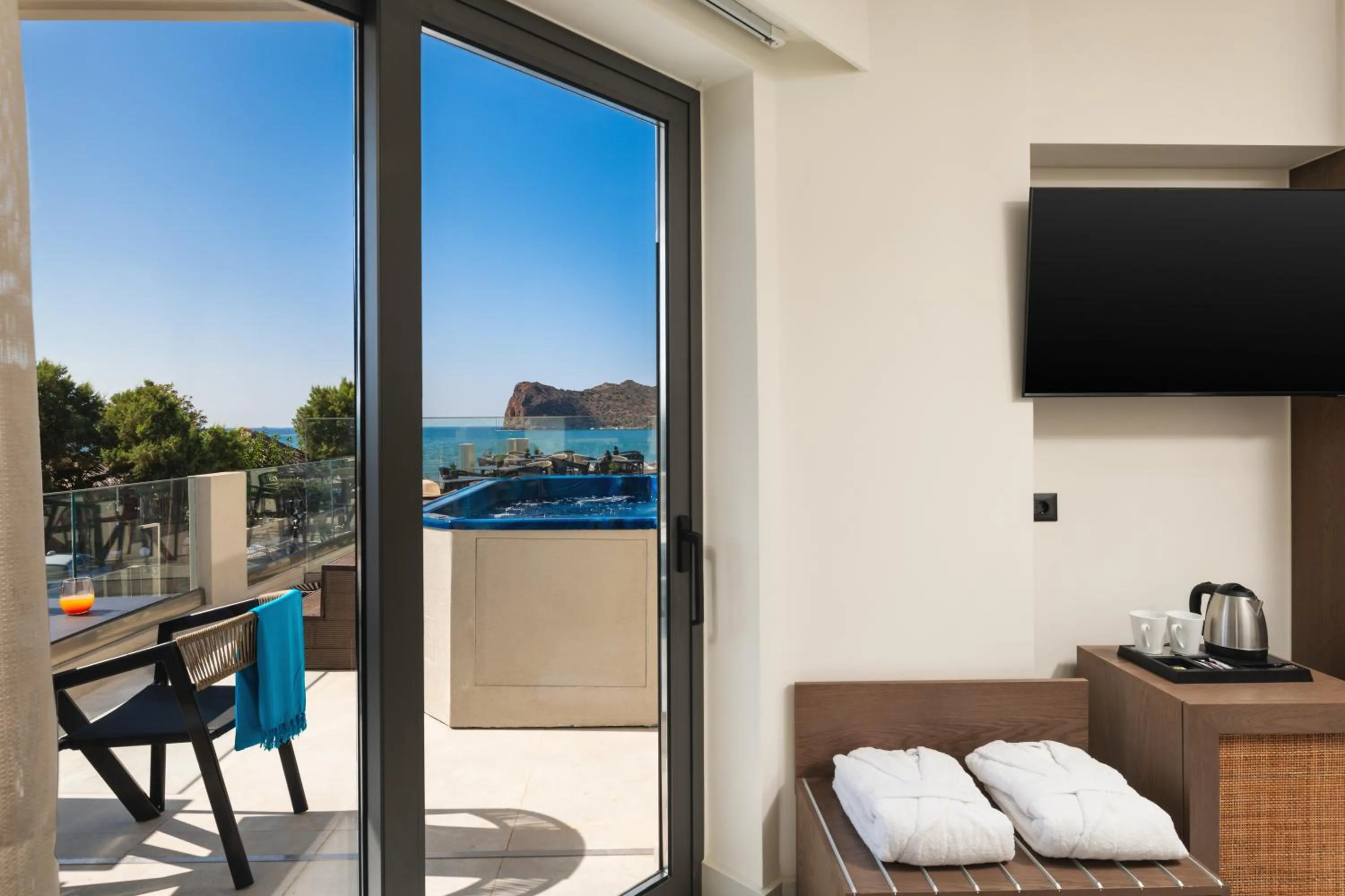 Day in Elia Agia Marina Resort