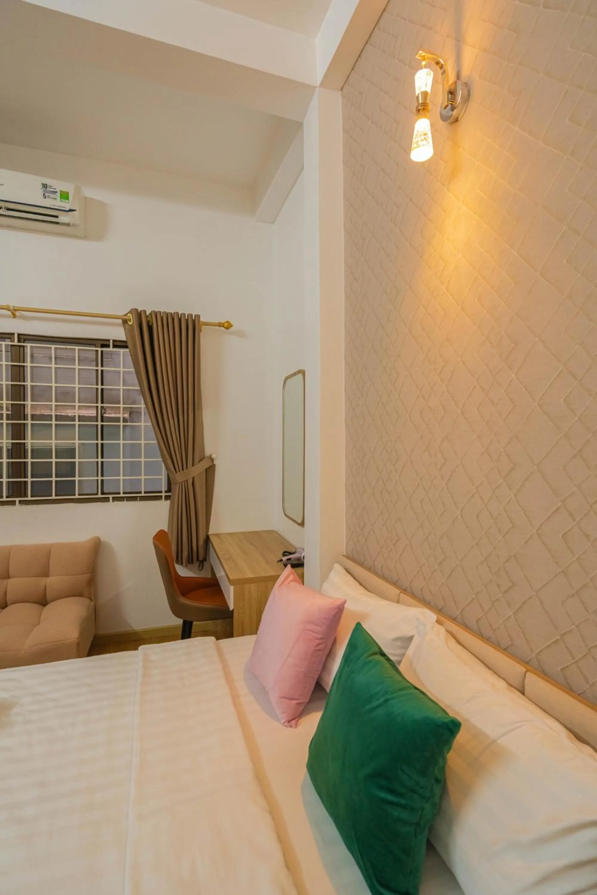 Bed in Kansas Hotel & Apartment - Notre Dame