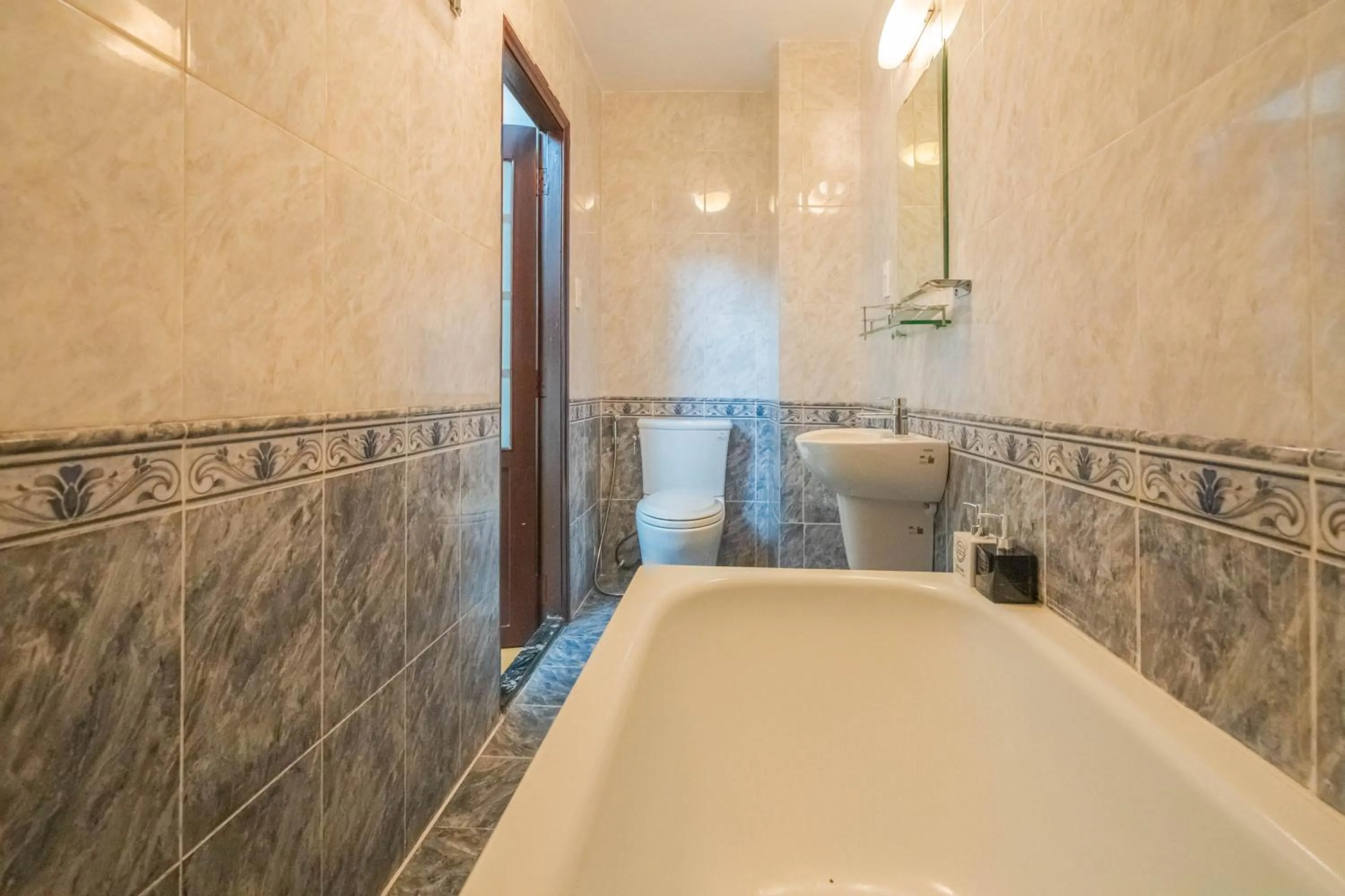 Bathroom in Kansas Hotel & Apartment - Notre Dame