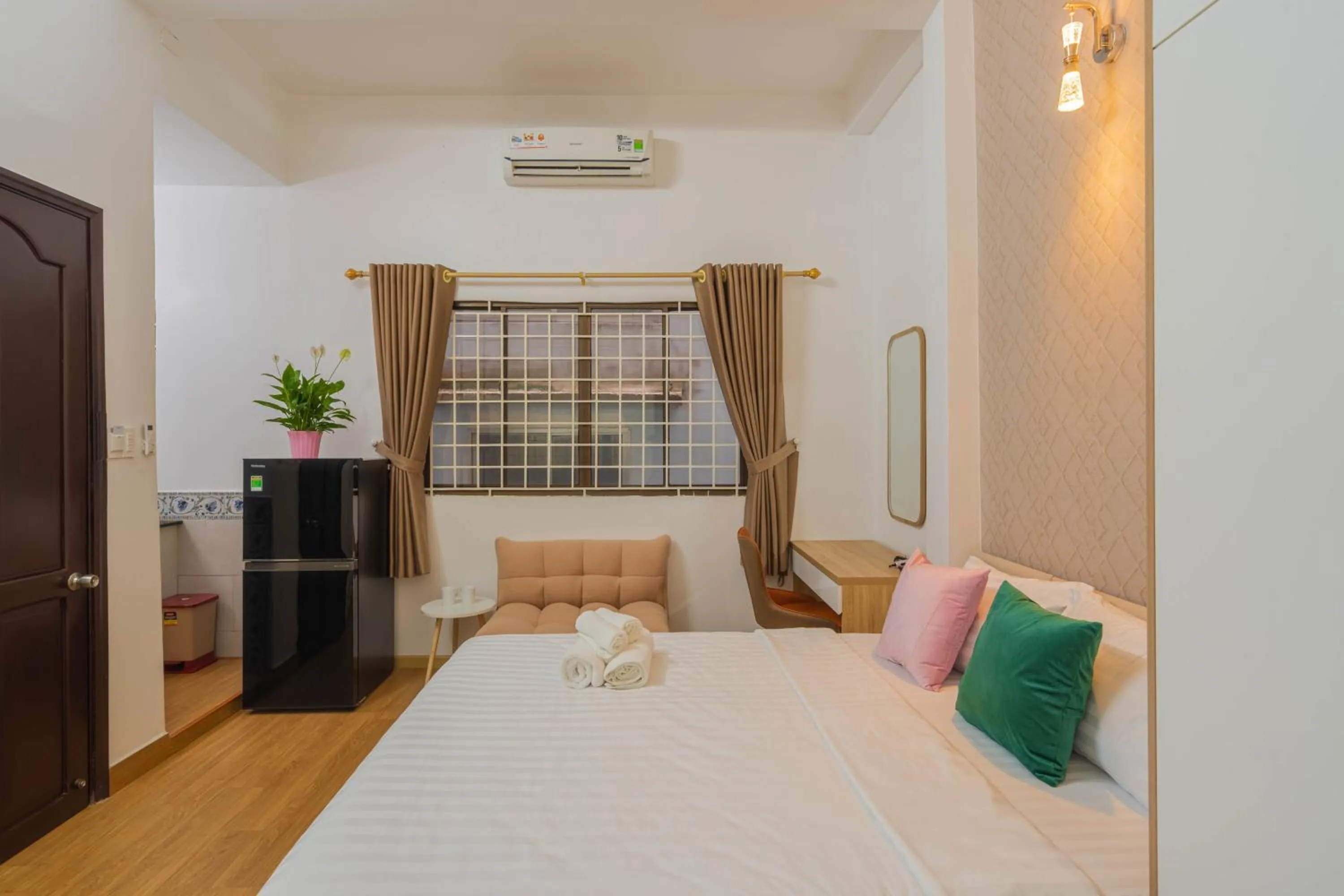 Bedroom in Kansas Hotel & Apartment - Notre Dame