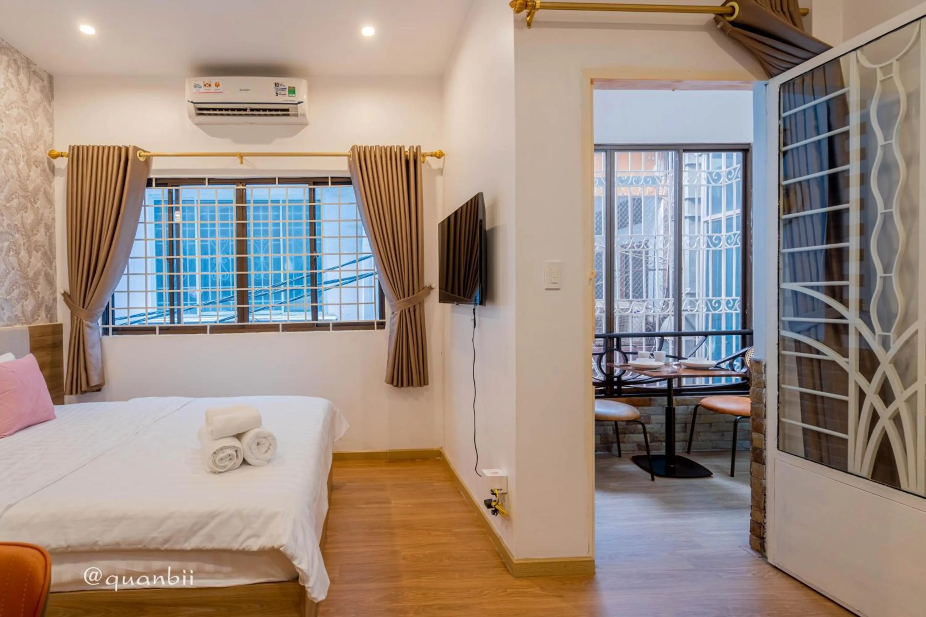 Bedroom in Kansas Hotel & Apartment - Notre Dame