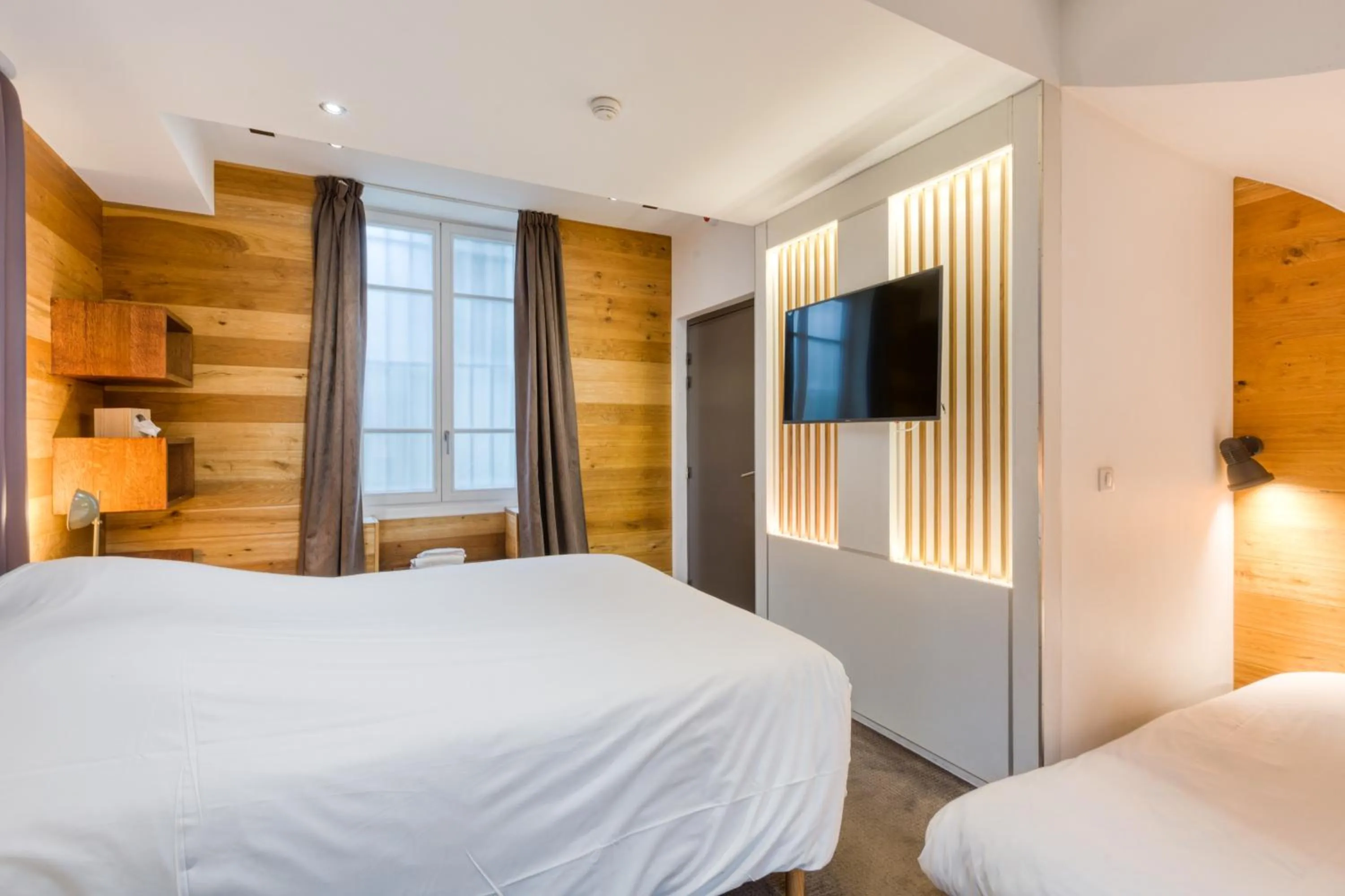 Bedroom, Bed in Hôtel du Jeu de Paume