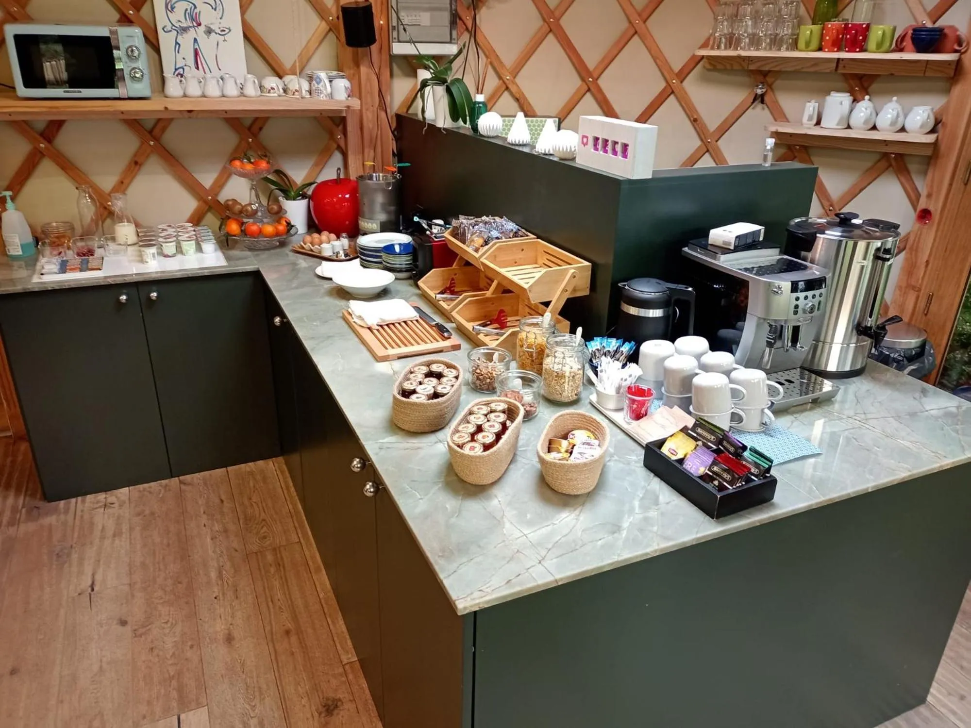 Food and drinks in Hôtel du Jeu de Paume