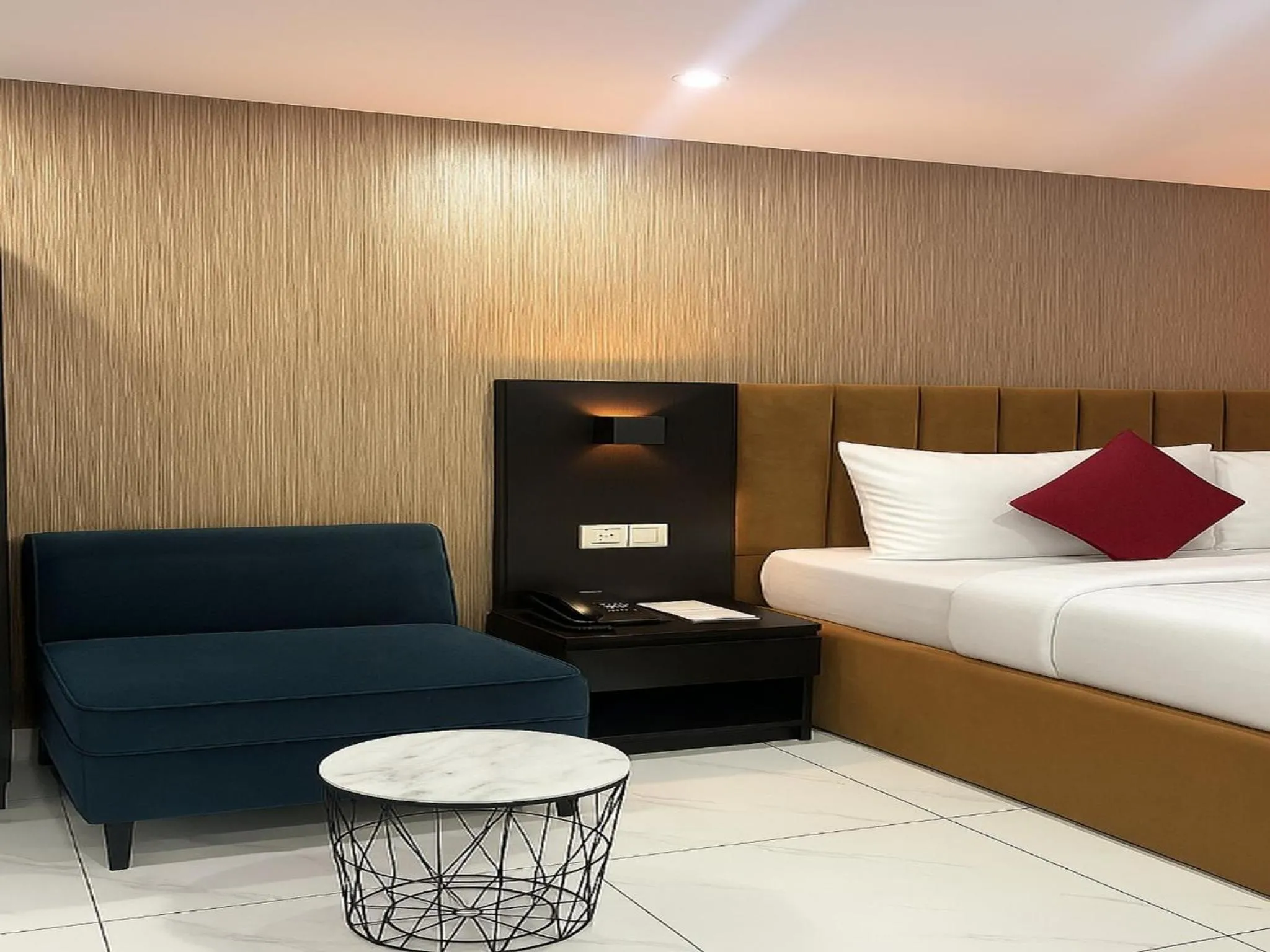 NO 95 SUITES VI
