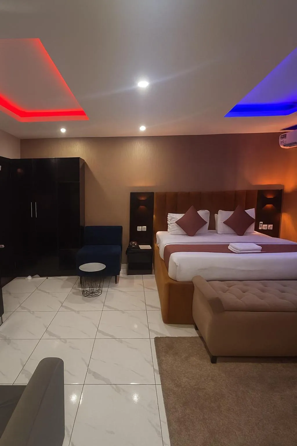 NO 95 SUITES VI