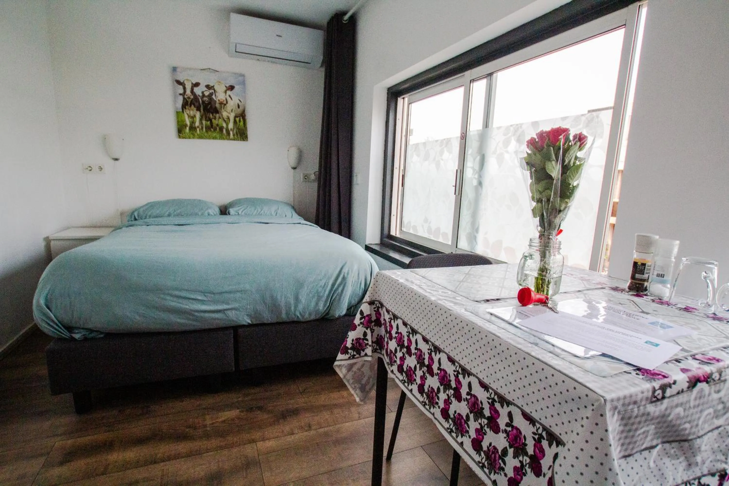 Bed in Bed and Breakfast Amsterdam Holy Dove