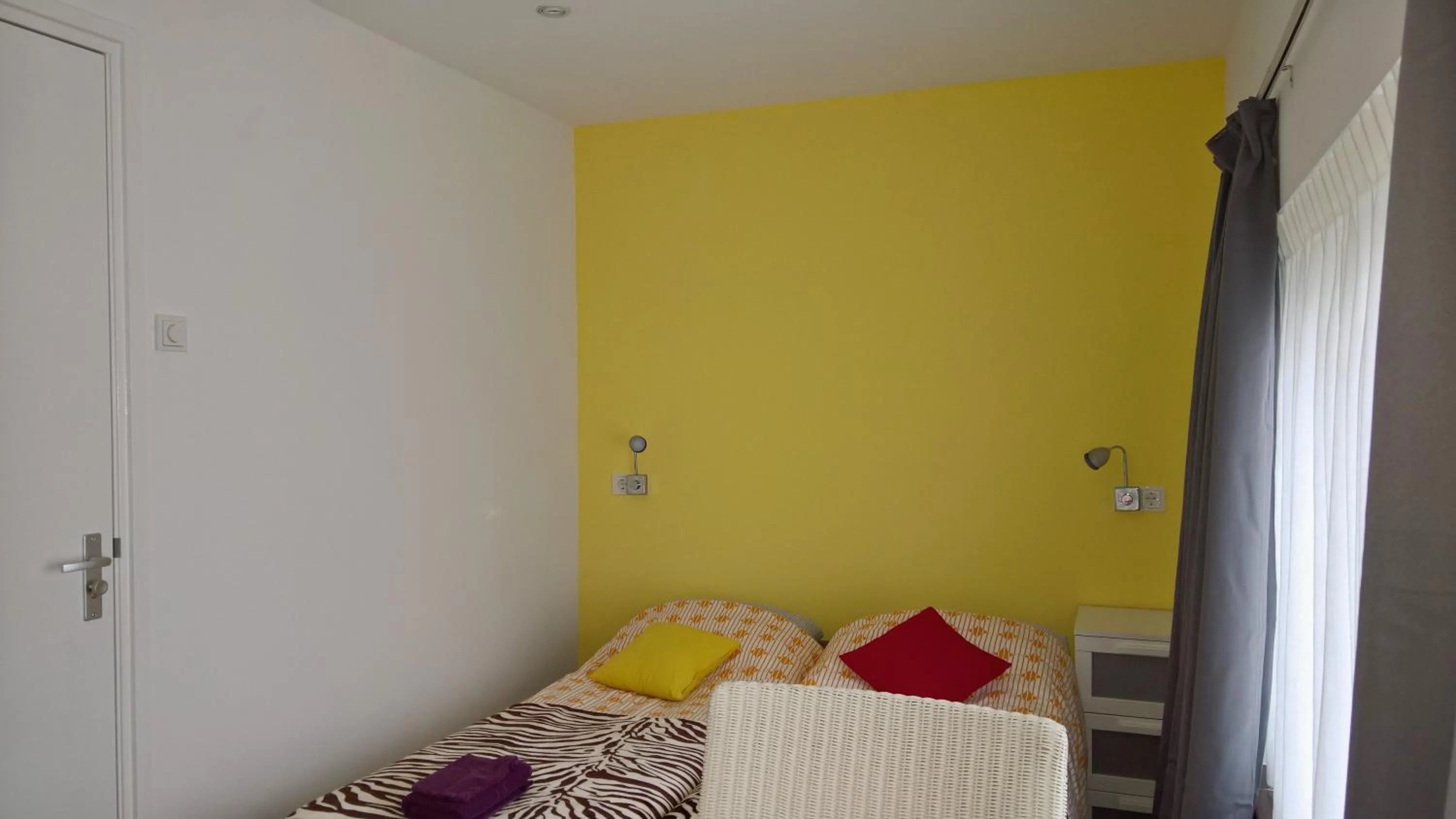 Bed in Bed and Breakfast Amsterdam Holy Dove