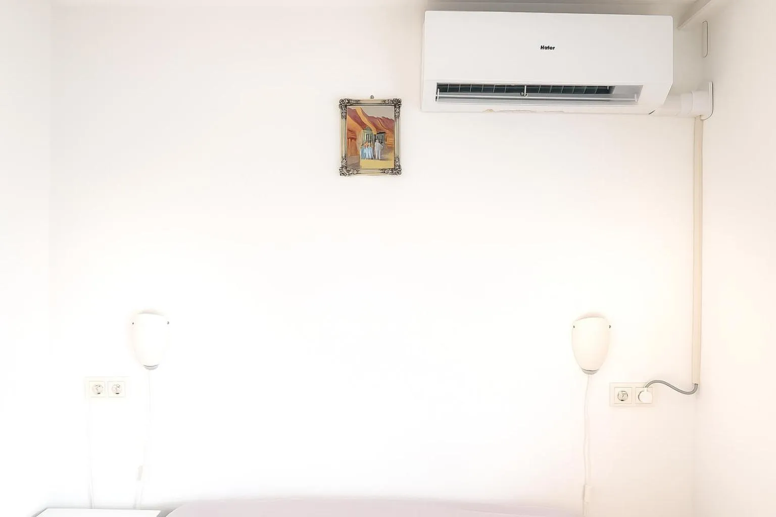 air conditioner in Bed and Breakfast Amsterdam Holy Dove