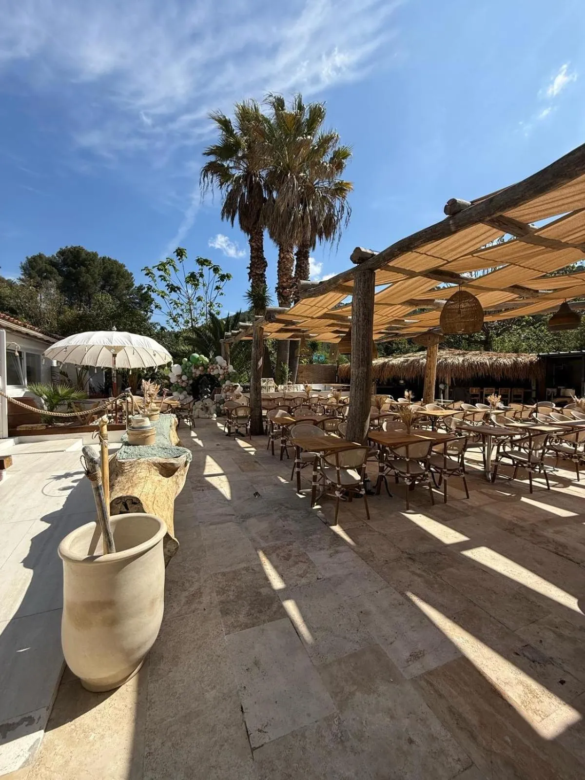 Restaurant/places to eat in AUBERGE DES PINS