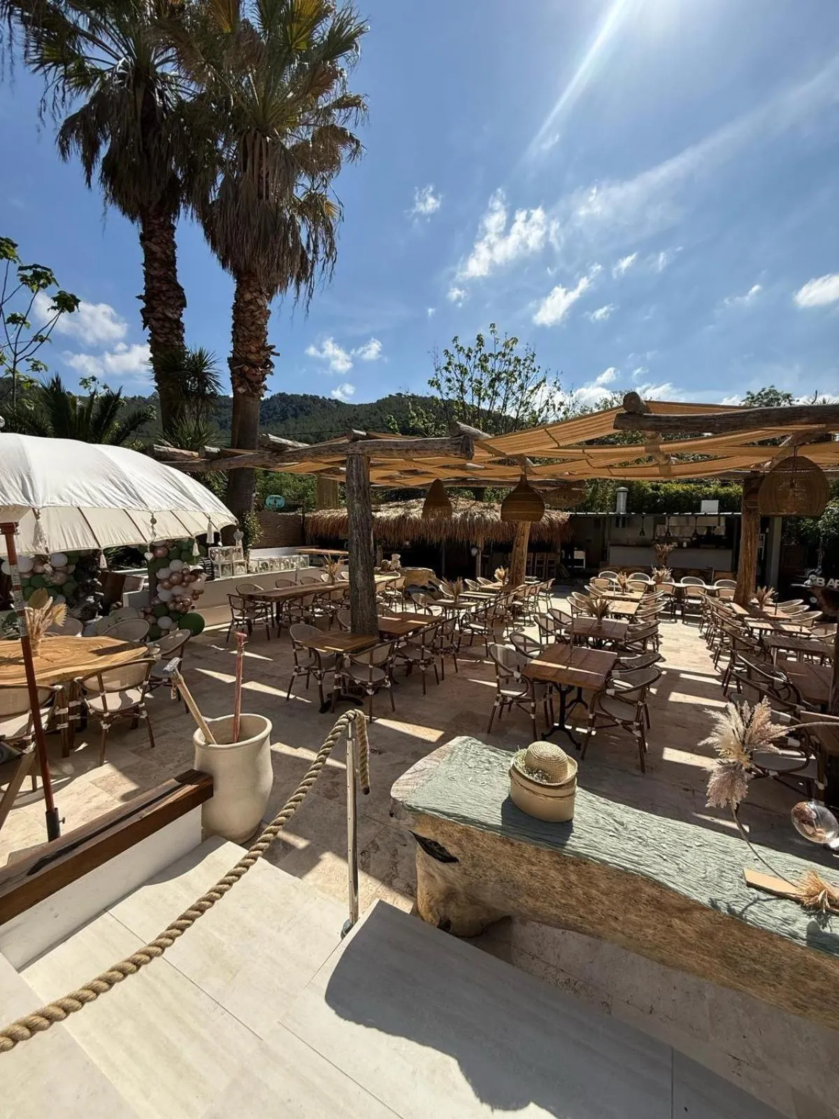 Restaurant/places to eat in AUBERGE DES PINS
