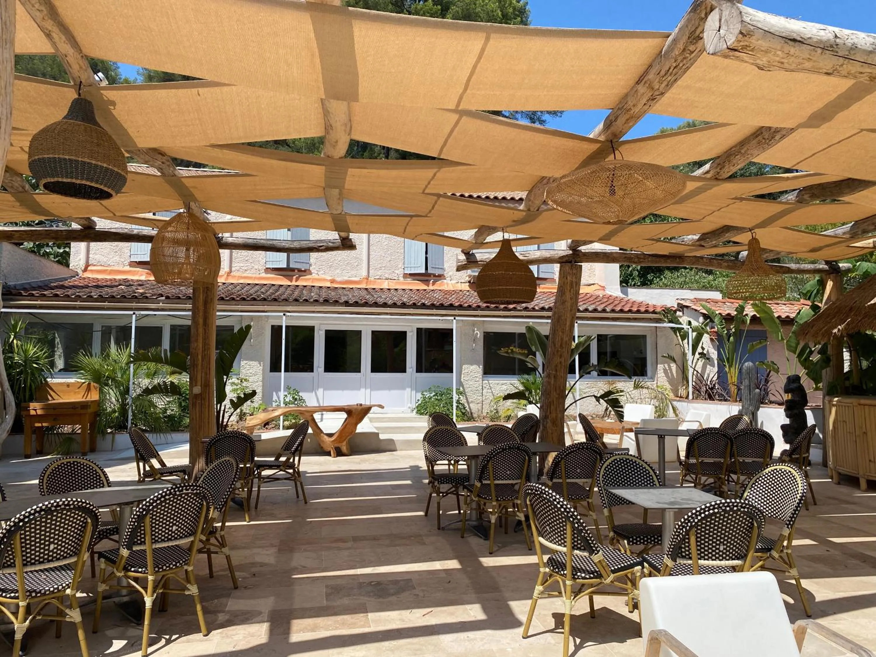 Patio in AUBERGE DES PINS