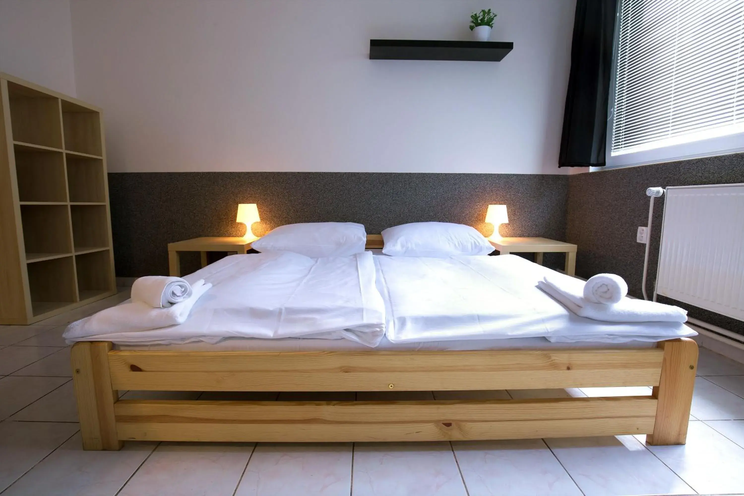 Double Room with Shared Bathroom in Hostel Seven Double Room with Shared Bathroom in Hostel Seven