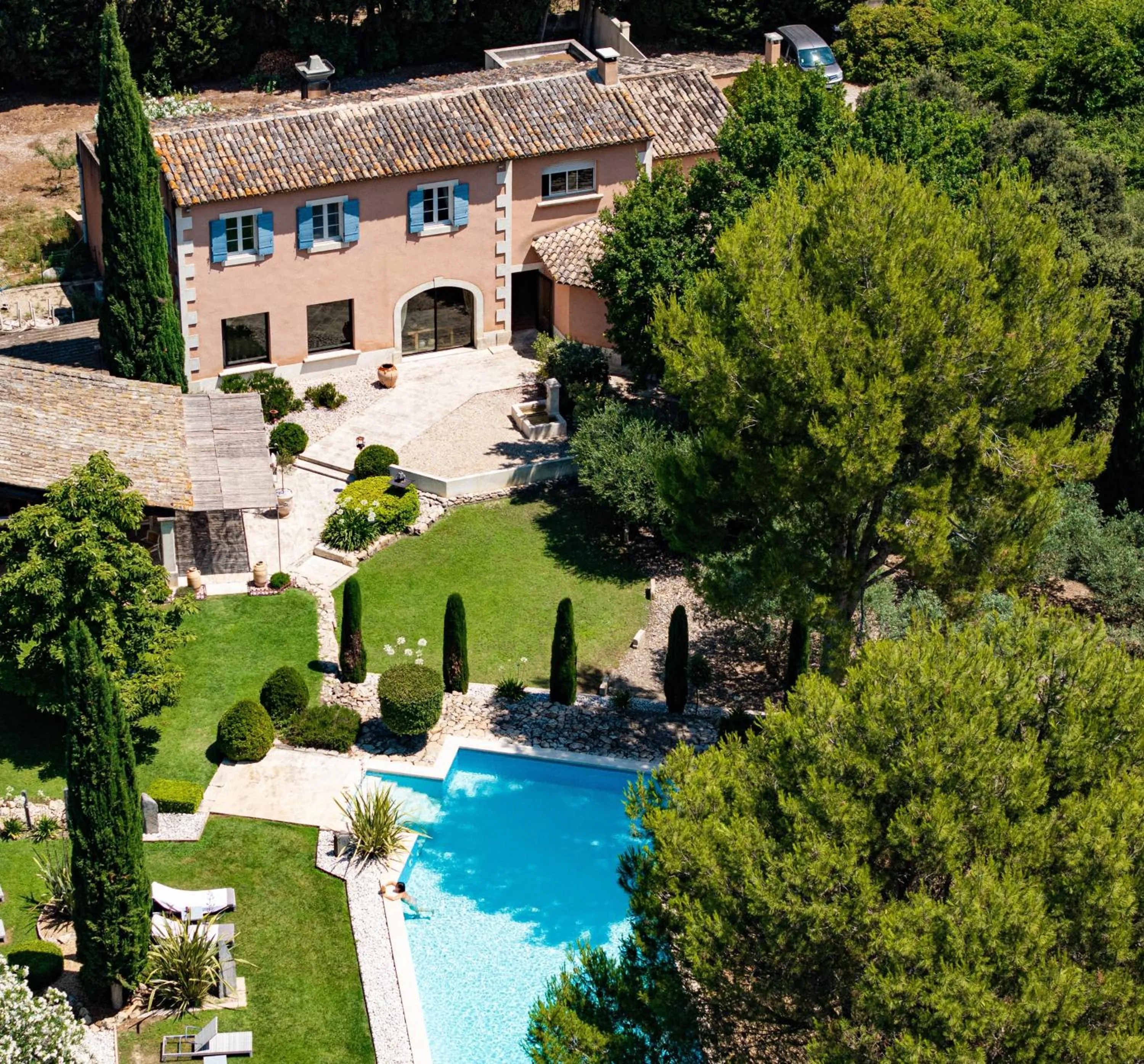 LE CLOS DES CYPRES - Maison d'hôtes de Charme - Diner Gourmet & Bien-être