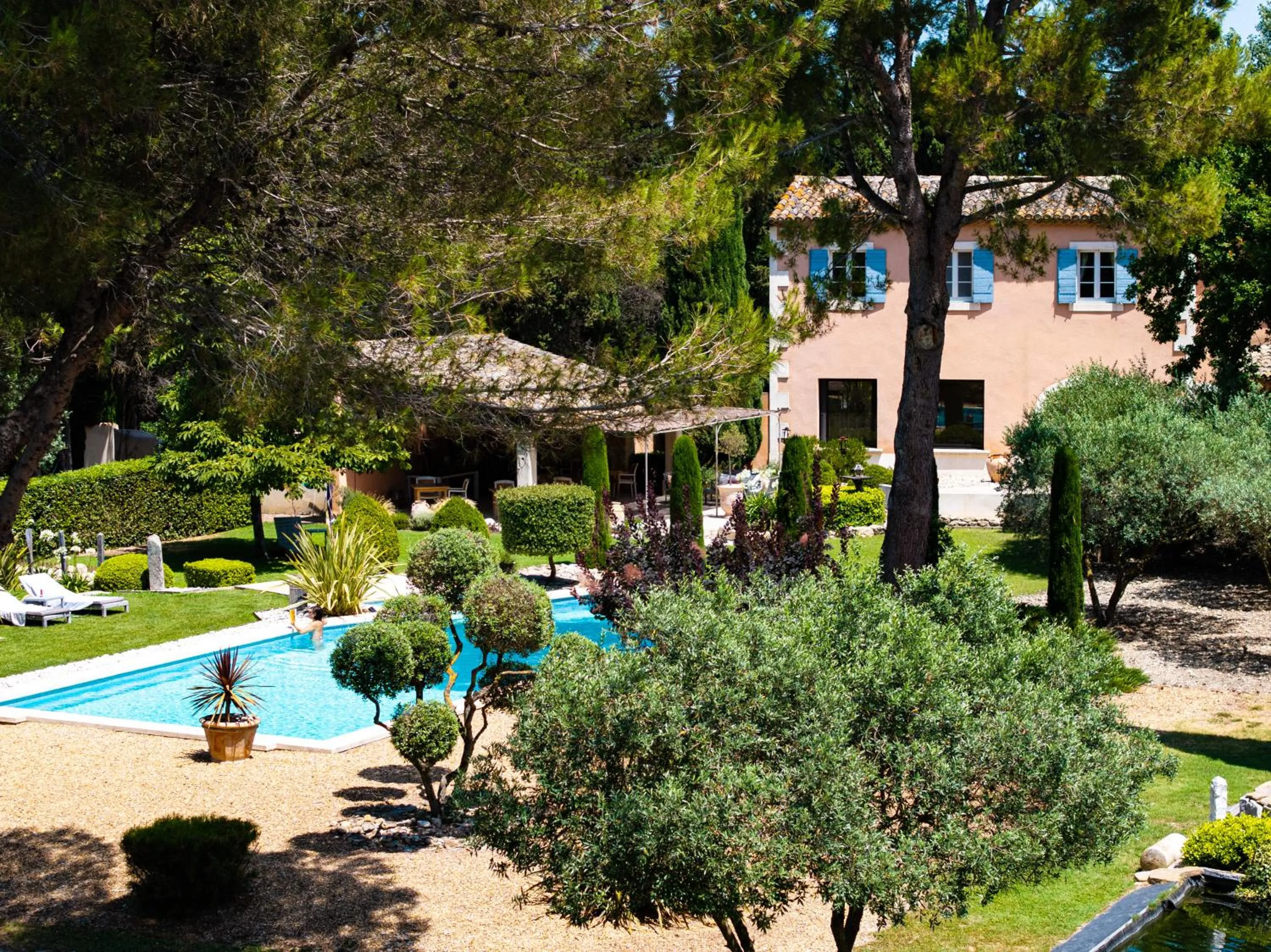 LE CLOS DES CYPRES - Maison d'hôtes de Charme - Diner Gourmet & Bien-être