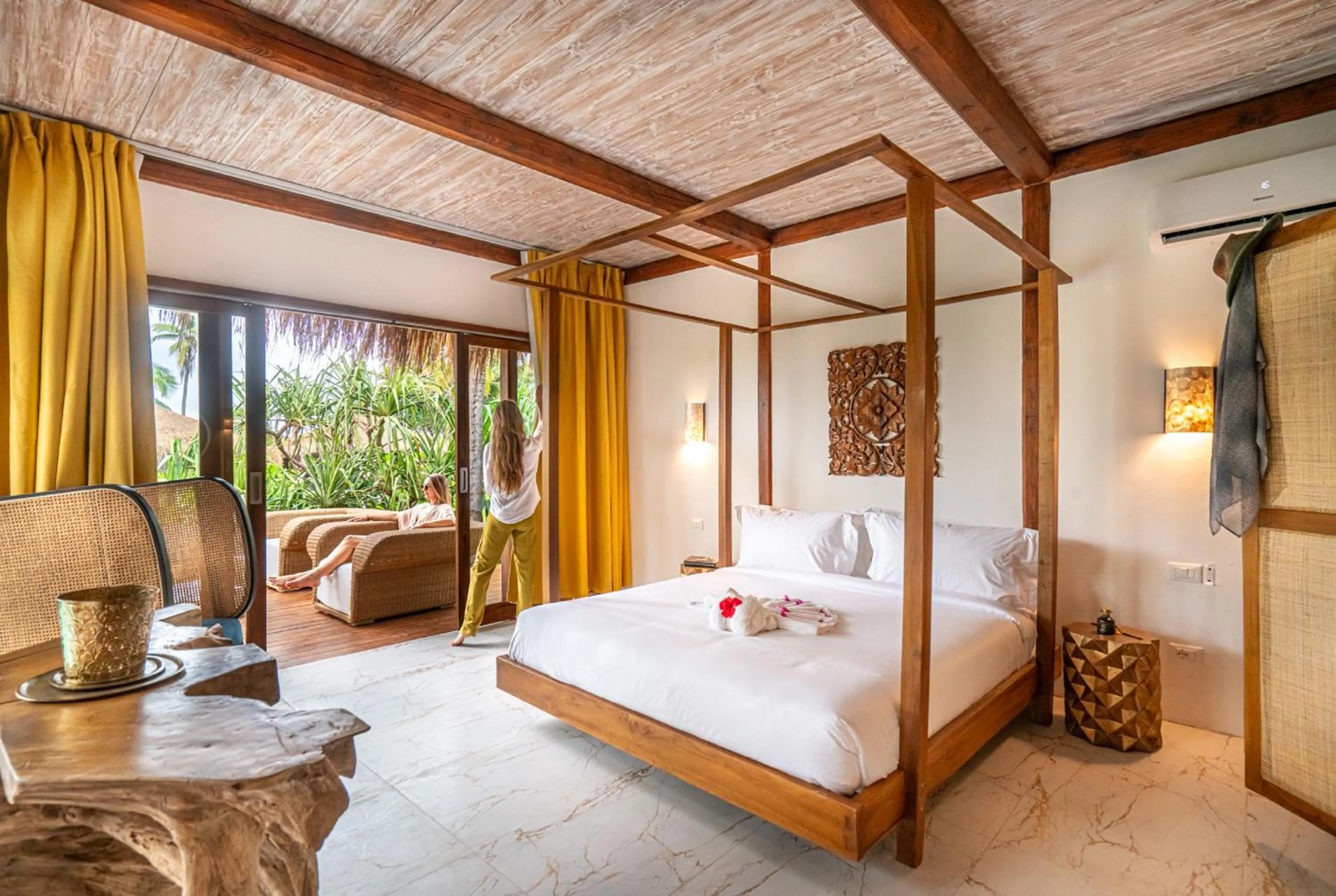 Bedroom, Bed in Sensations Eco-Chic Hotel